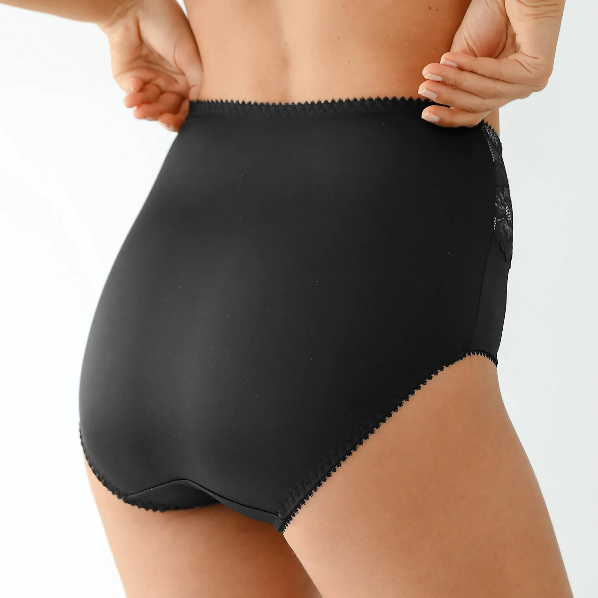 Slip En Shorty<Blancheporte Afslankende gaineslip in kant en microvezel zwart