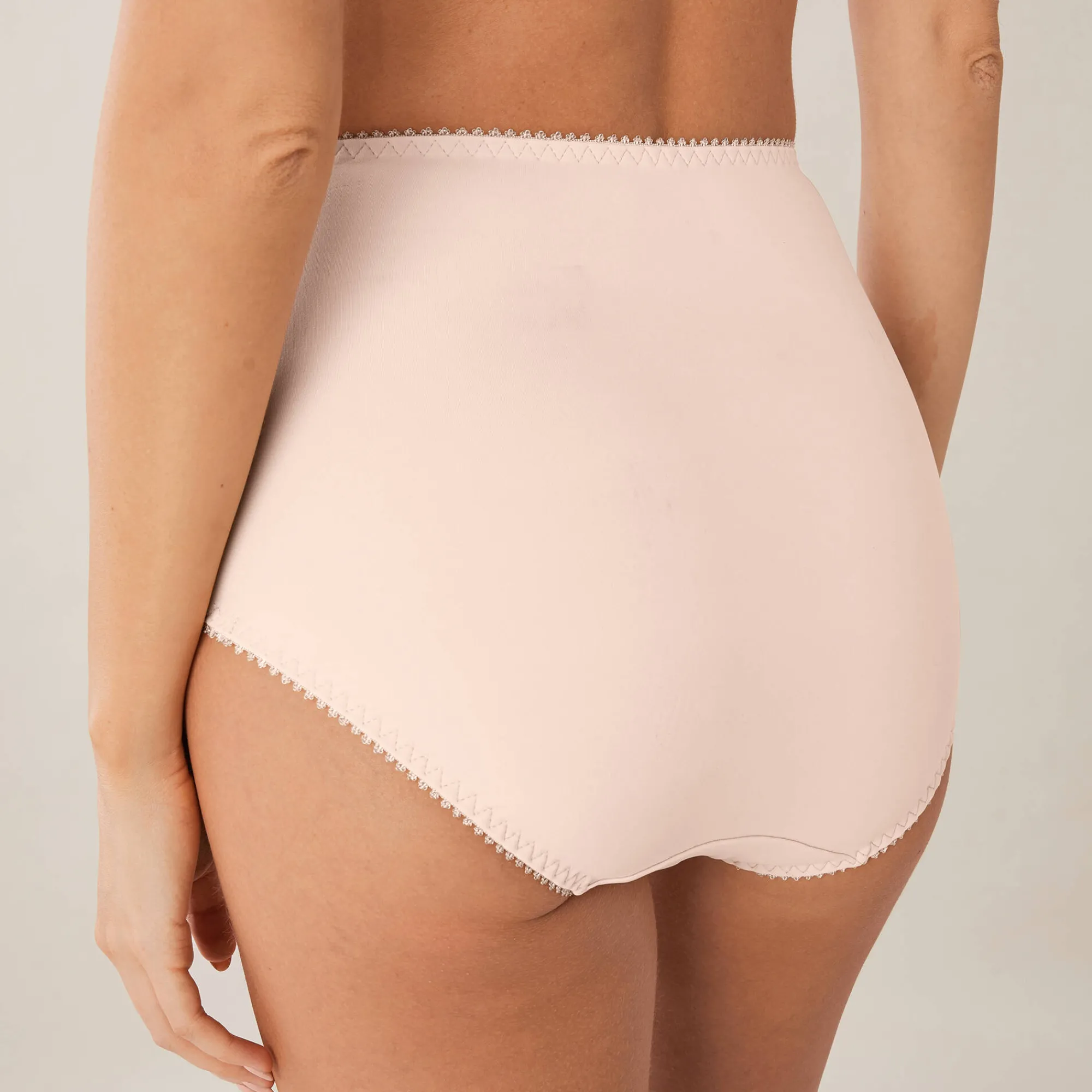 Slip En Shorty<Blancheporte Afslankende gaineslip in kant en microvezel huidkleur