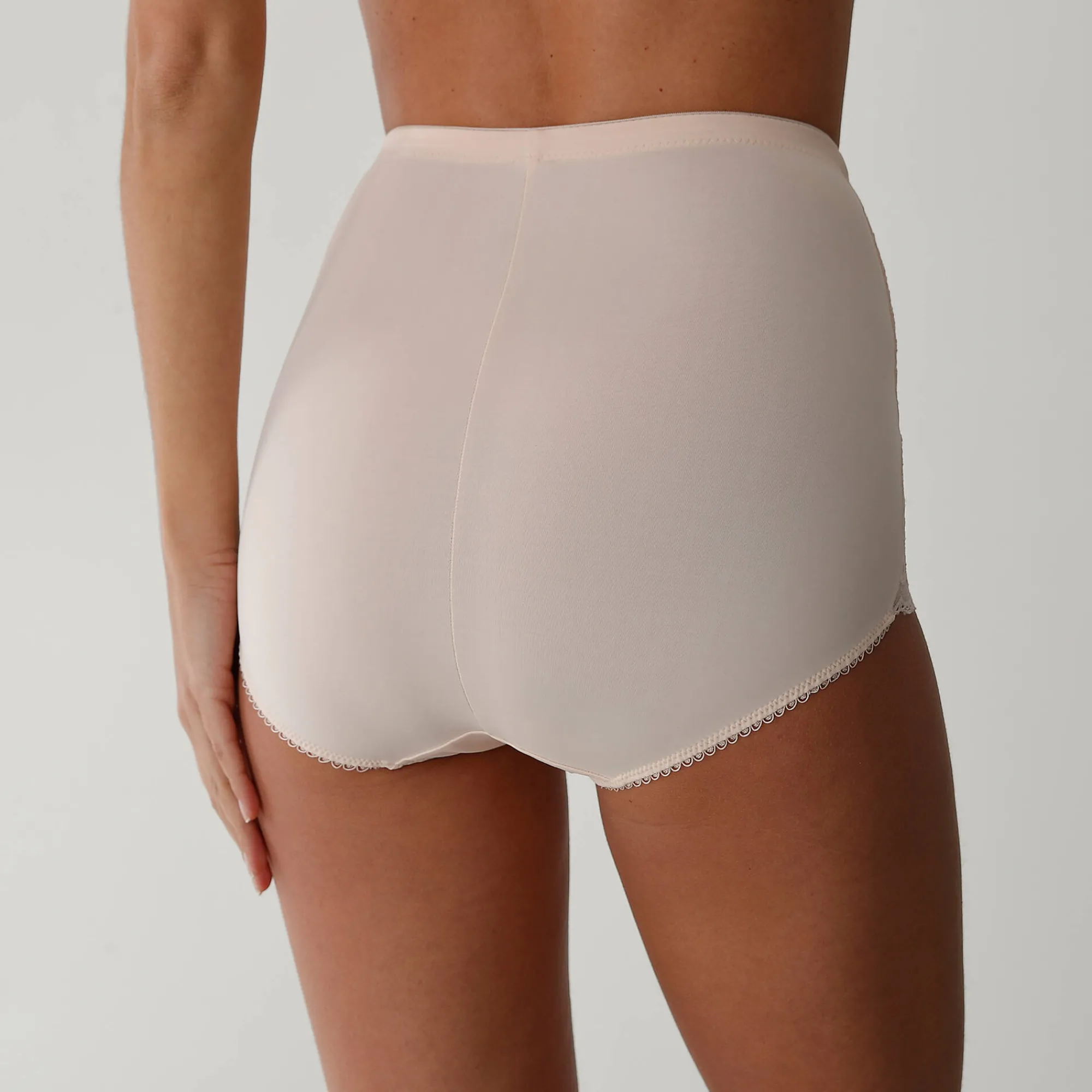 Slip En Shorty<Blancheporte Afslankende gaineslip met kanten buikpand - steungevend nude