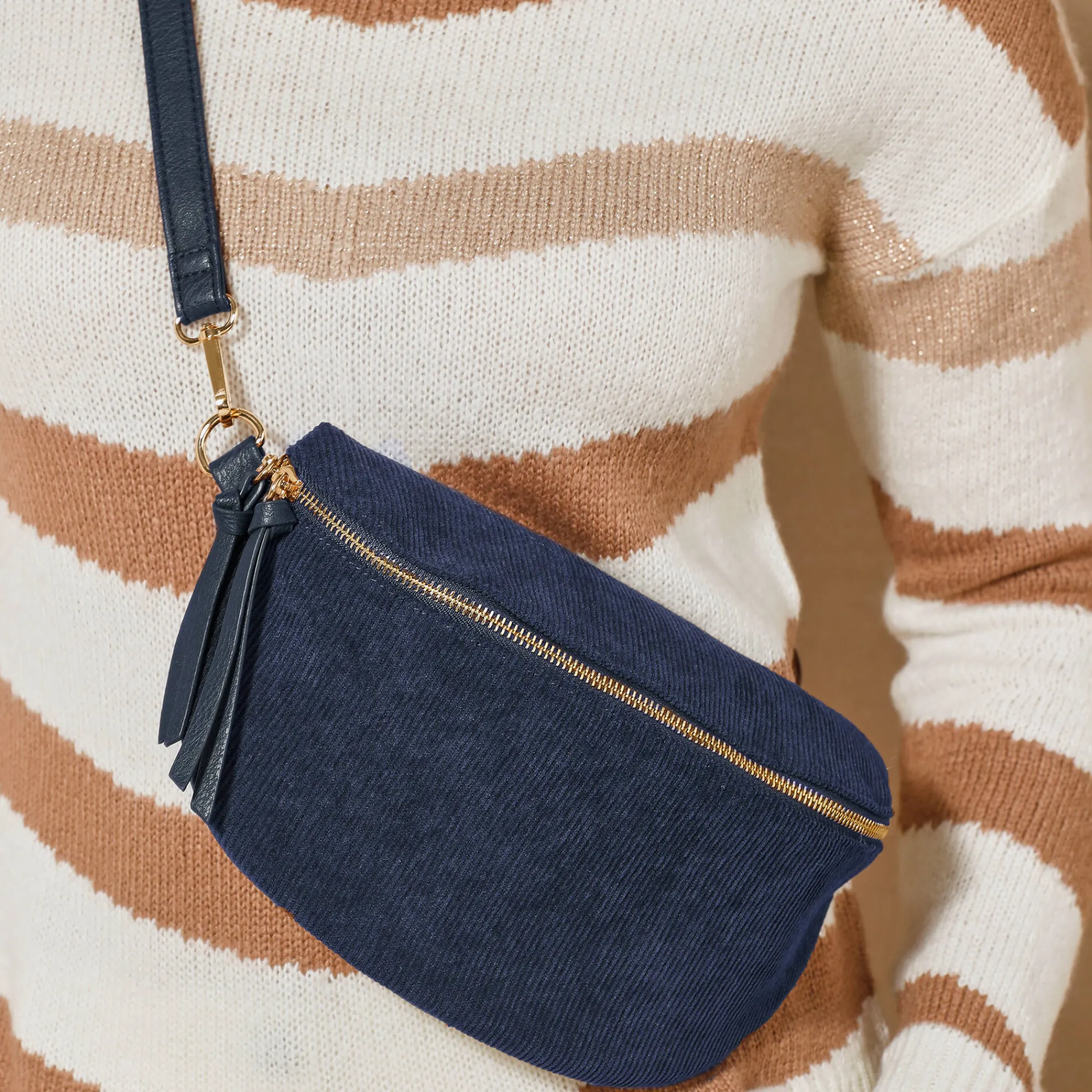 Accessoires En Juwelen<Blancheporte Bananentasje in ribvelours marineblauw