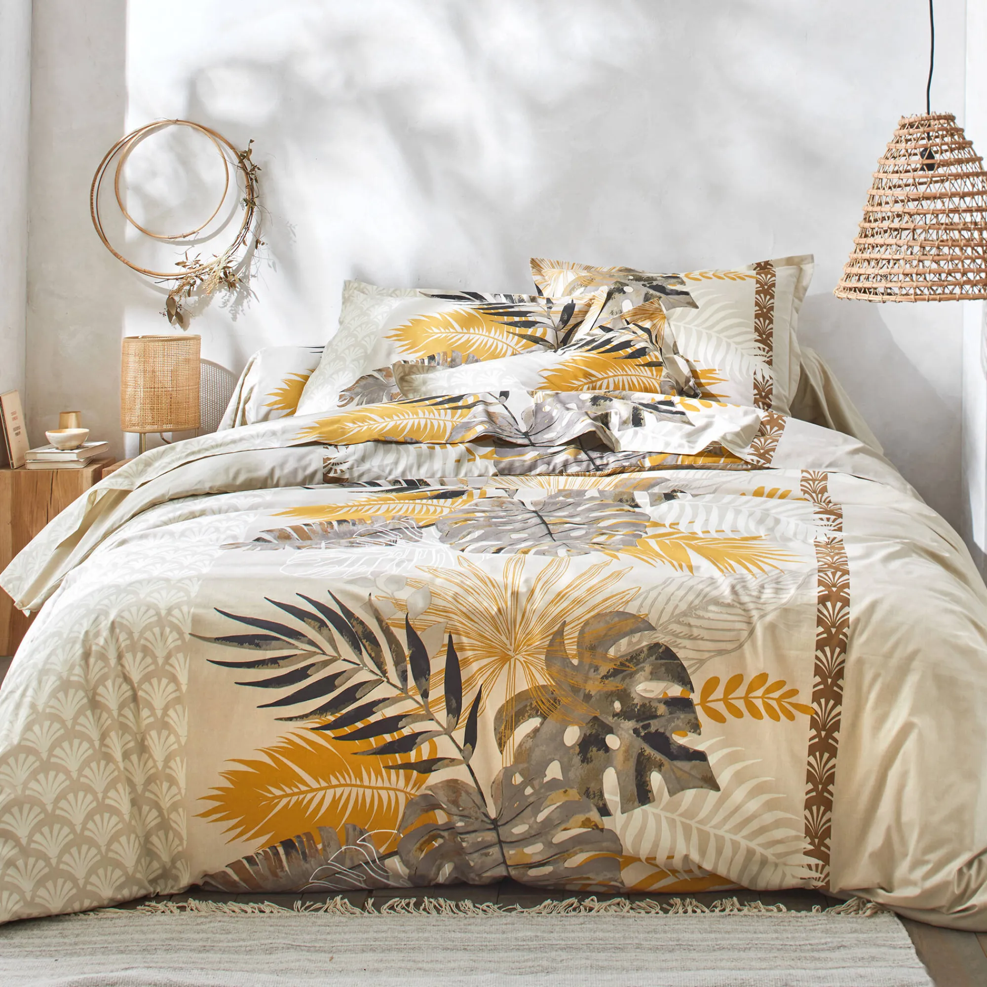 Fantasie Bedlinnen|Vlak Laken<Colombine Bedlinnen Cayenne, in katoen met palmboomprint beige