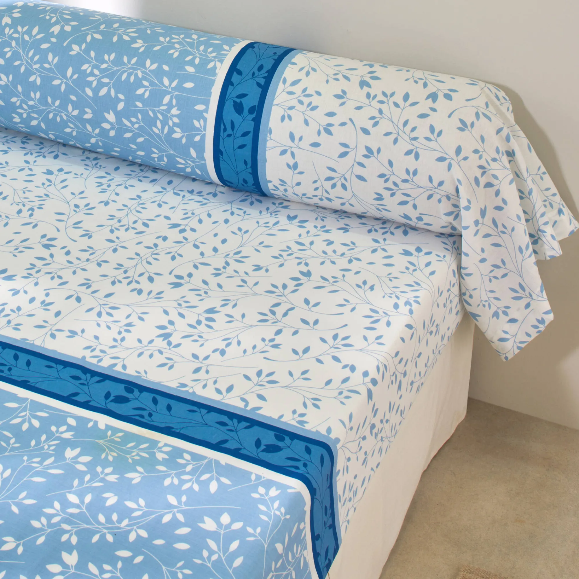 Fantasie Bedlinnen|Vlak Laken<Blancheporte Bedlinnen Constance met bladerenprint, in katoen blauw