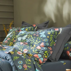 Fantasie Bedlinnen|Vlak Laken<Colombine Bedlinnen Envolée in katoen met vlindermotieven marineblauw