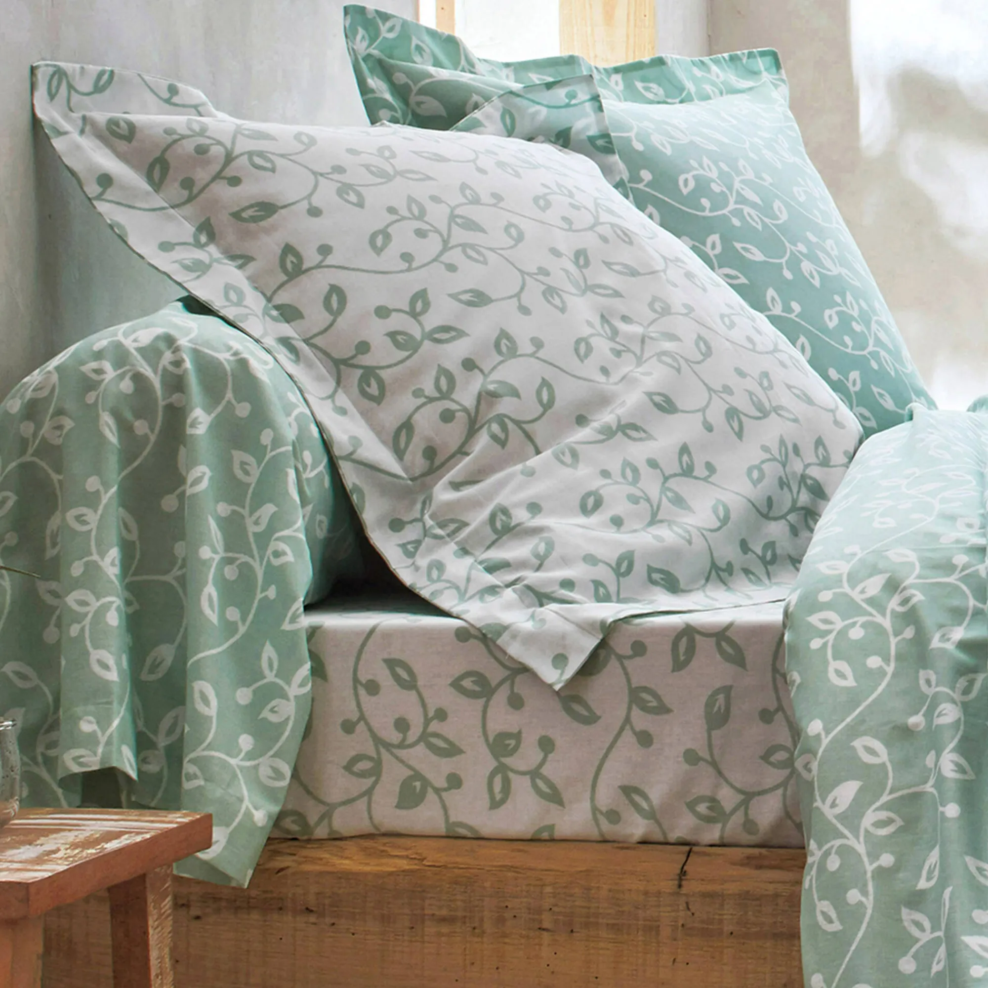 Fantasie Bedlinnen|Vlak Laken<Blancheporte Bedlinnen Héritage in flanel met krulmotieven<br> groen / wit