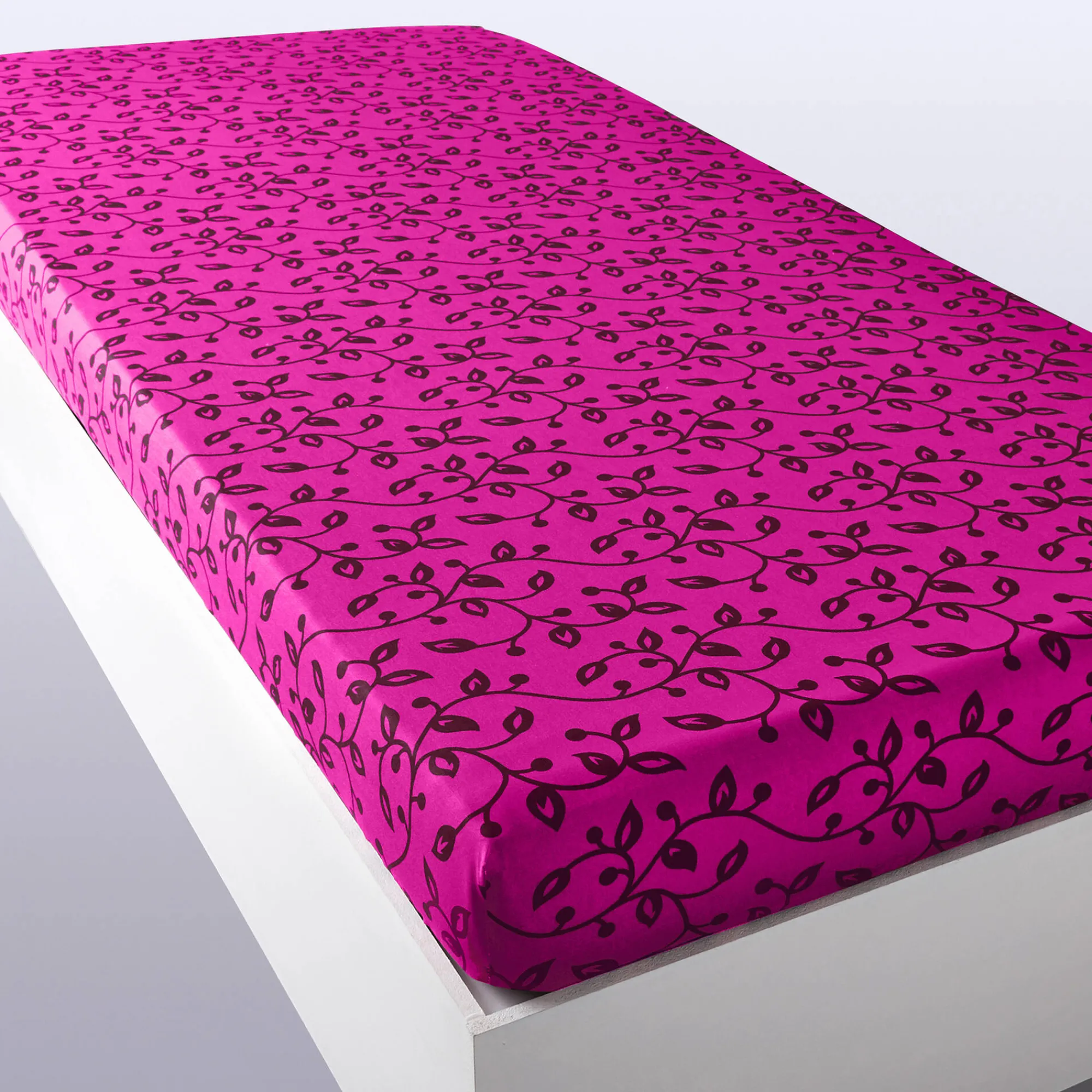 Fantasie Bedlinnen|Vlak Laken<Blancheporte Bedlinnen Héritage in flanel met krulmotieven<br> fuchsia / pruim