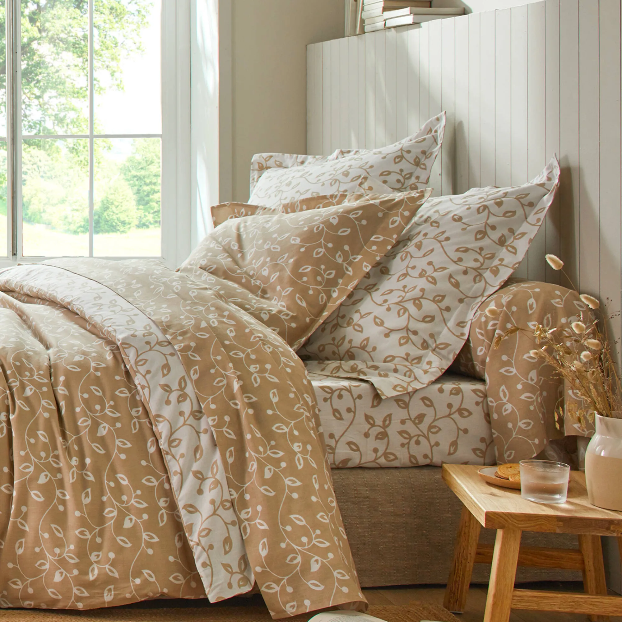 Fantasie Bedlinnen|Vlak Laken<Blancheporte Bedlinnen Héritage in katoen met krulmotieven wit / beige