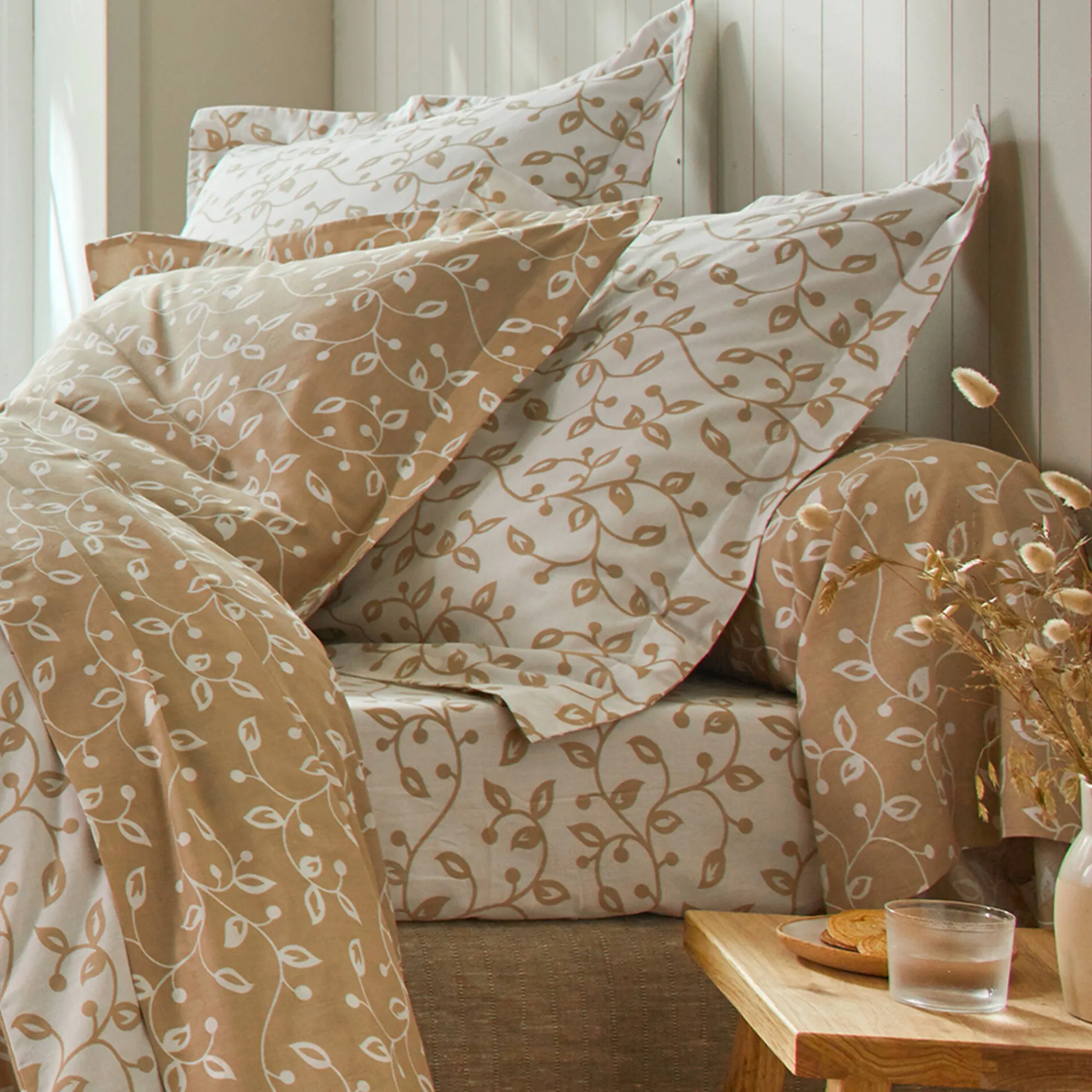 Fantasie Bedlinnen|Vlak Laken<Blancheporte Bedlinnen Héritage in katoen met krulmotieven wit / beige