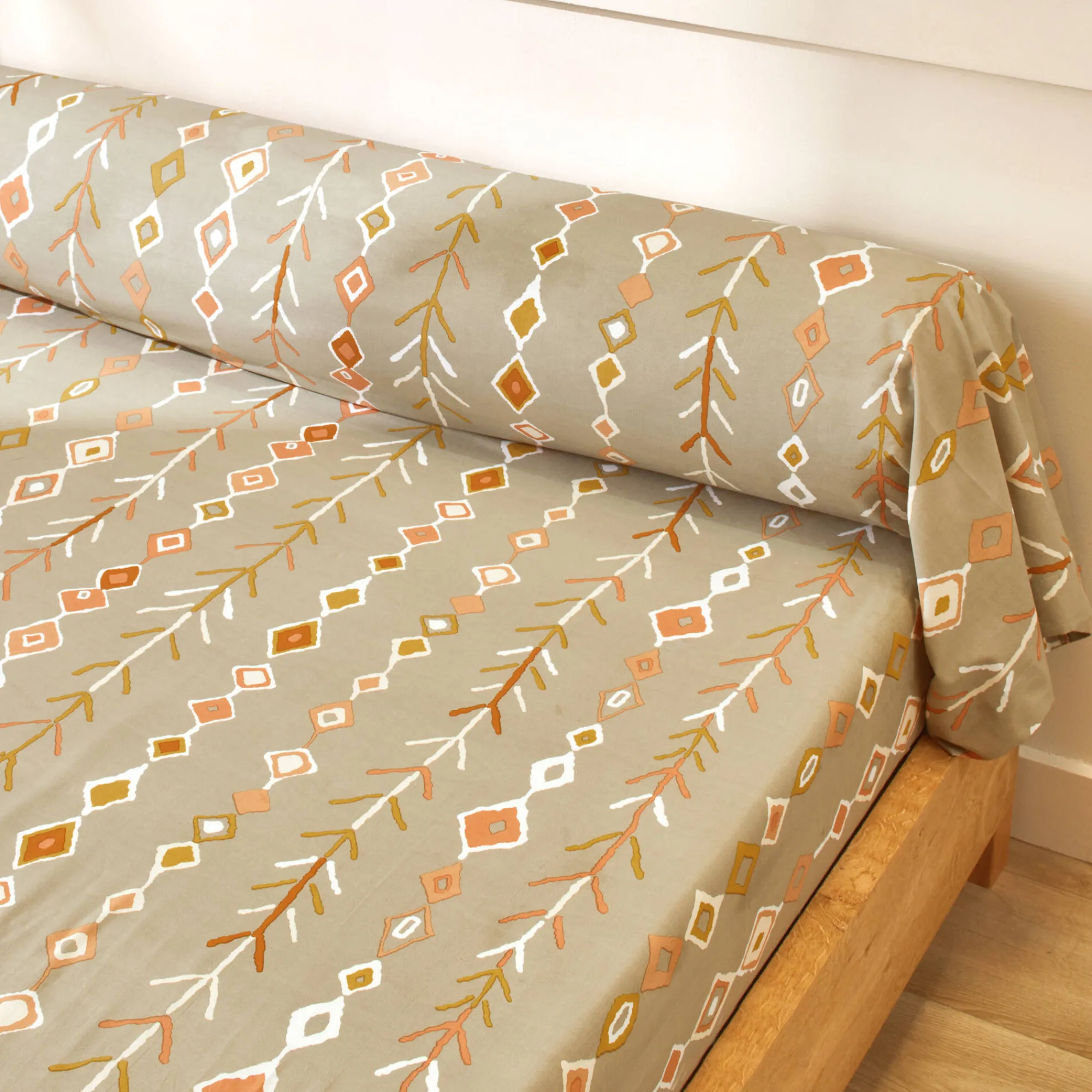 Fantasie Bedlinnen|Vlak Laken<Blancheporte Bedlinnen Mahe in katoen met etnische print beige