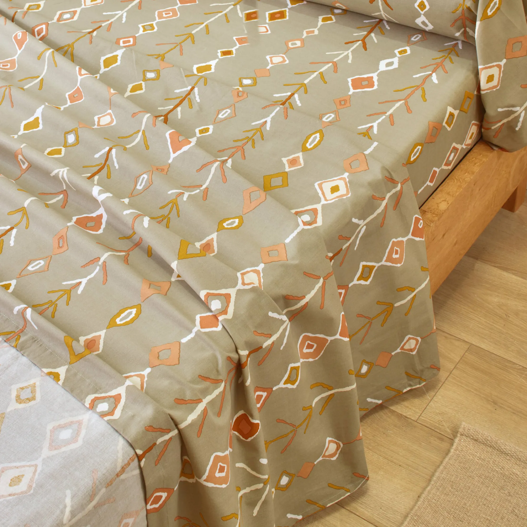 Fantasie Bedlinnen|Vlak Laken<Blancheporte Bedlinnen Mahe in katoen met etnische print beige