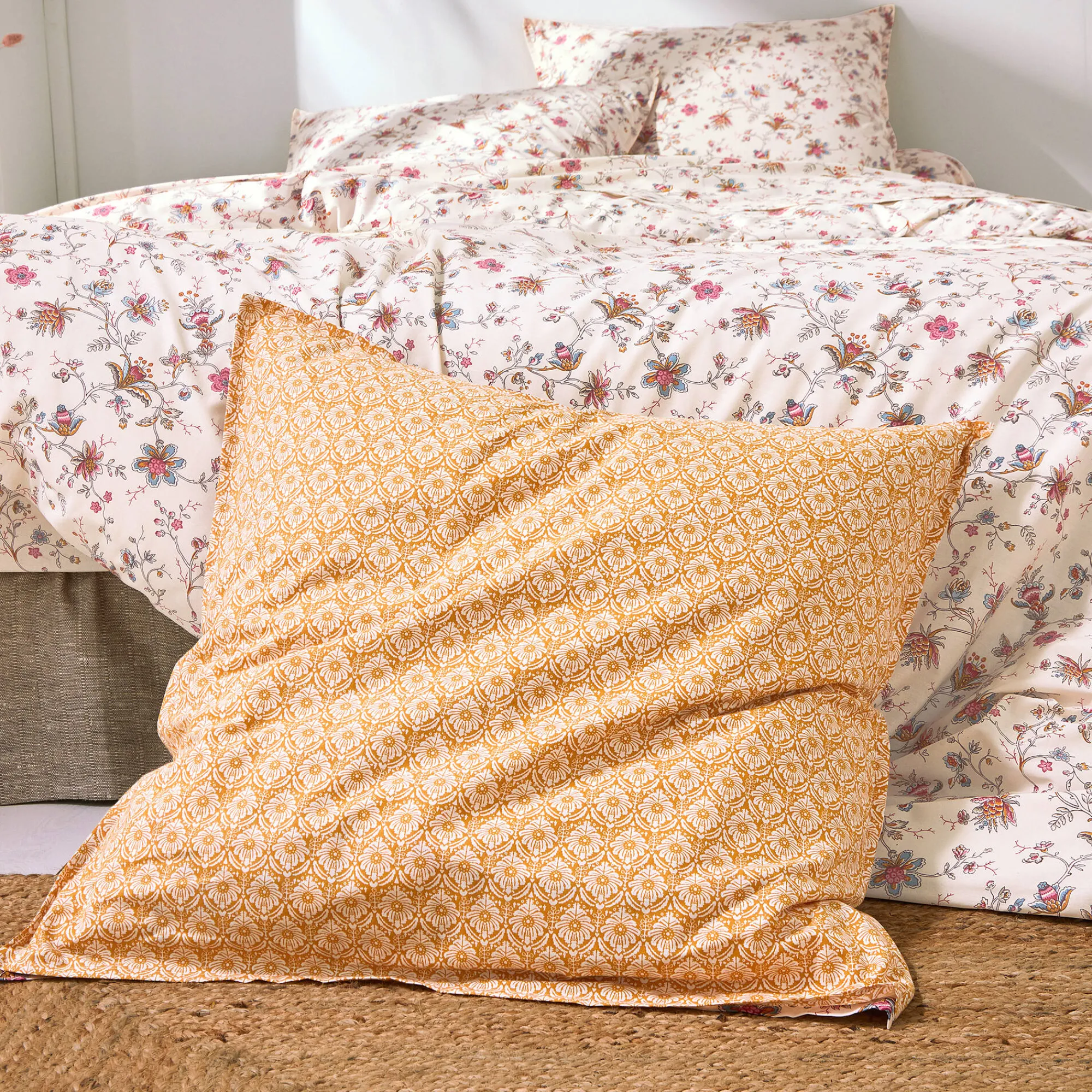 Fantasie Bedlinnen|Vlak Laken<Blancheporte Bedlinnen Margaux in katoen met bloemenprint ecru