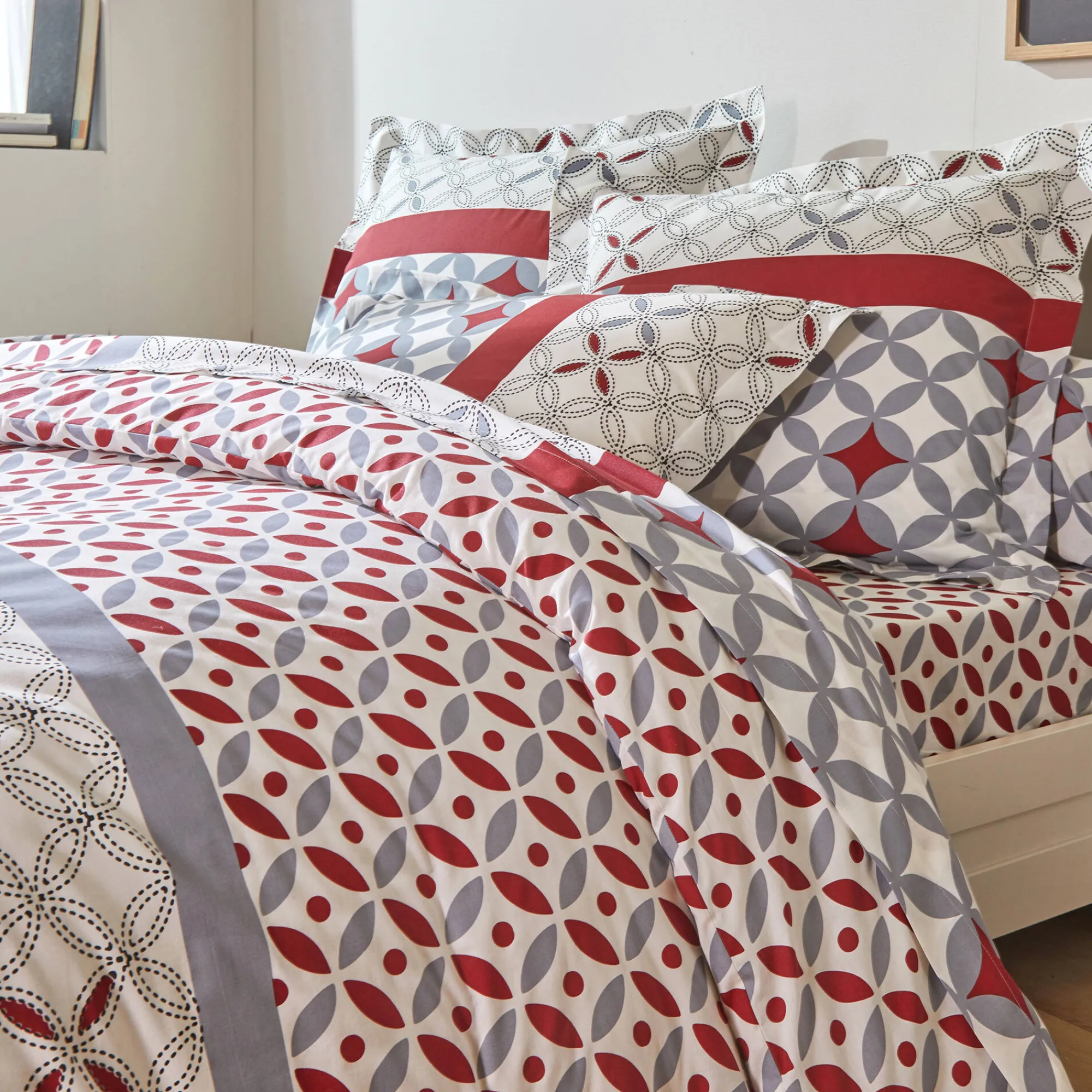 Fantasie Bedlinnen|Vlak Laken<Colombine Bedlinnen Marlow, katoen met geometrische motieven grijs / rood