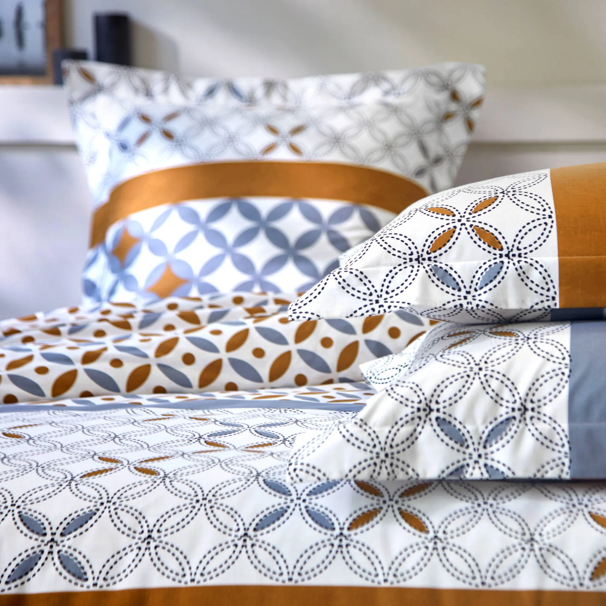 Fantasie Bedlinnen|Vlak Laken<Colombine Bedlinnen Marlox in katoen met geometrische motieven grijs / karamel