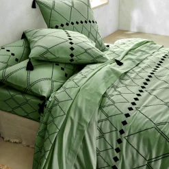 Fantasie Bedlinnen|Kussensloop<Blancheporte Bedlinnen Massai, in katoen met grafische motieven, afgewerkt met pompons olijfgroen