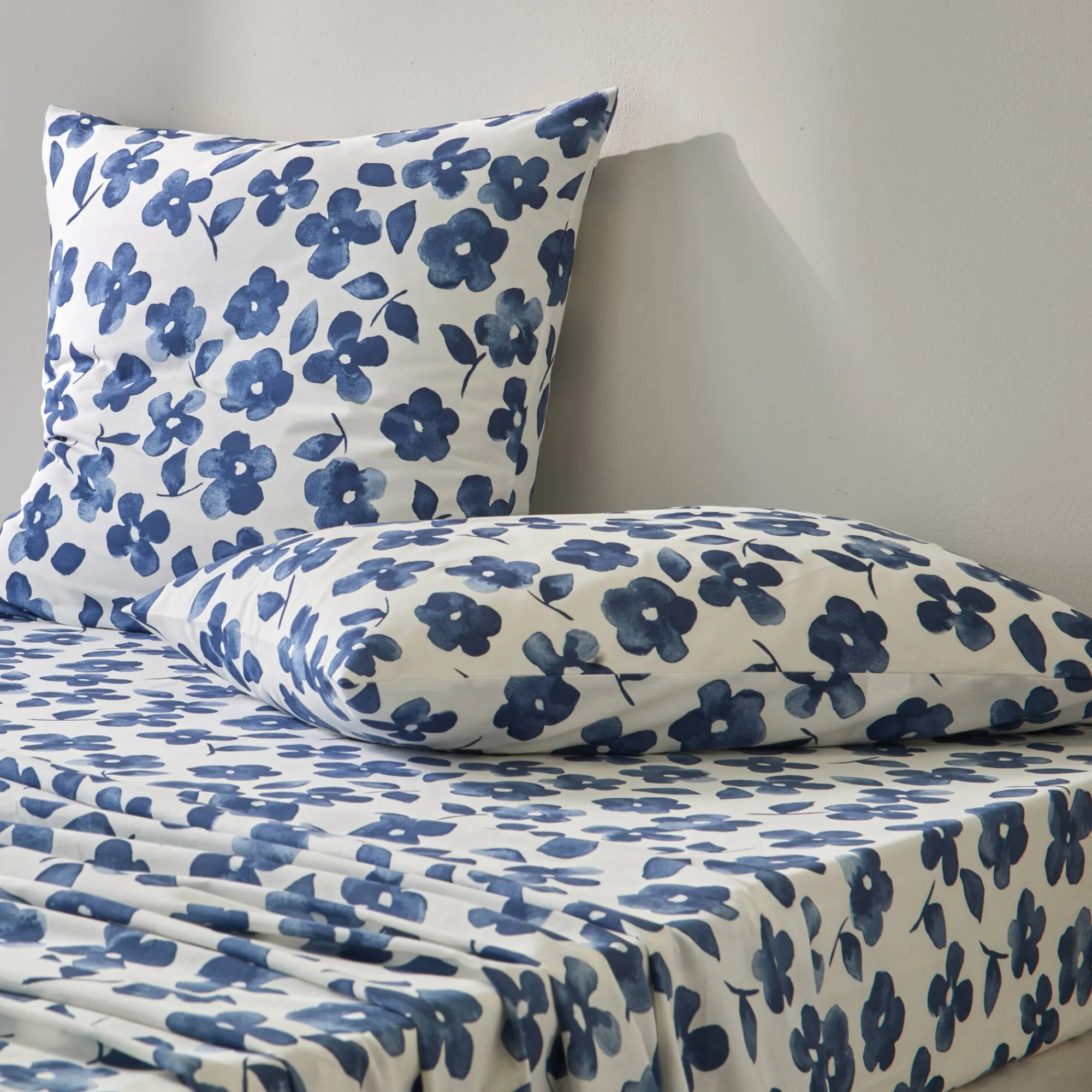 Fantasie Bedlinnen|Vlak Laken<Blancheporte Bedlinnen Petunia in bedrukt katoen blauw