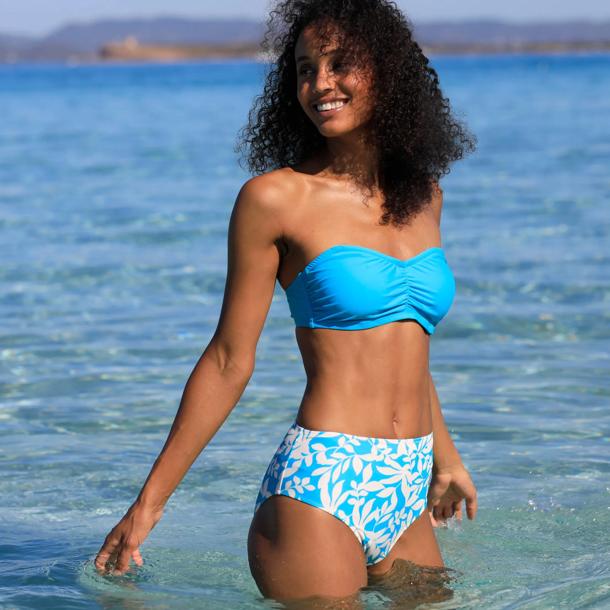 Badmode|Badmode<Blancheporte Bedrukte bikinislip met hoge taille Linao turkoois / ecru