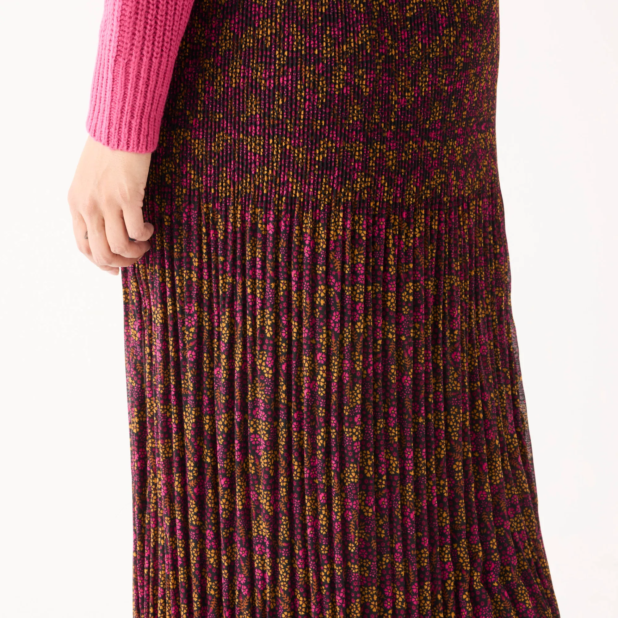 Rok<Blancheporte Bedrukte halflange rok, plissévoile zwart / framboos