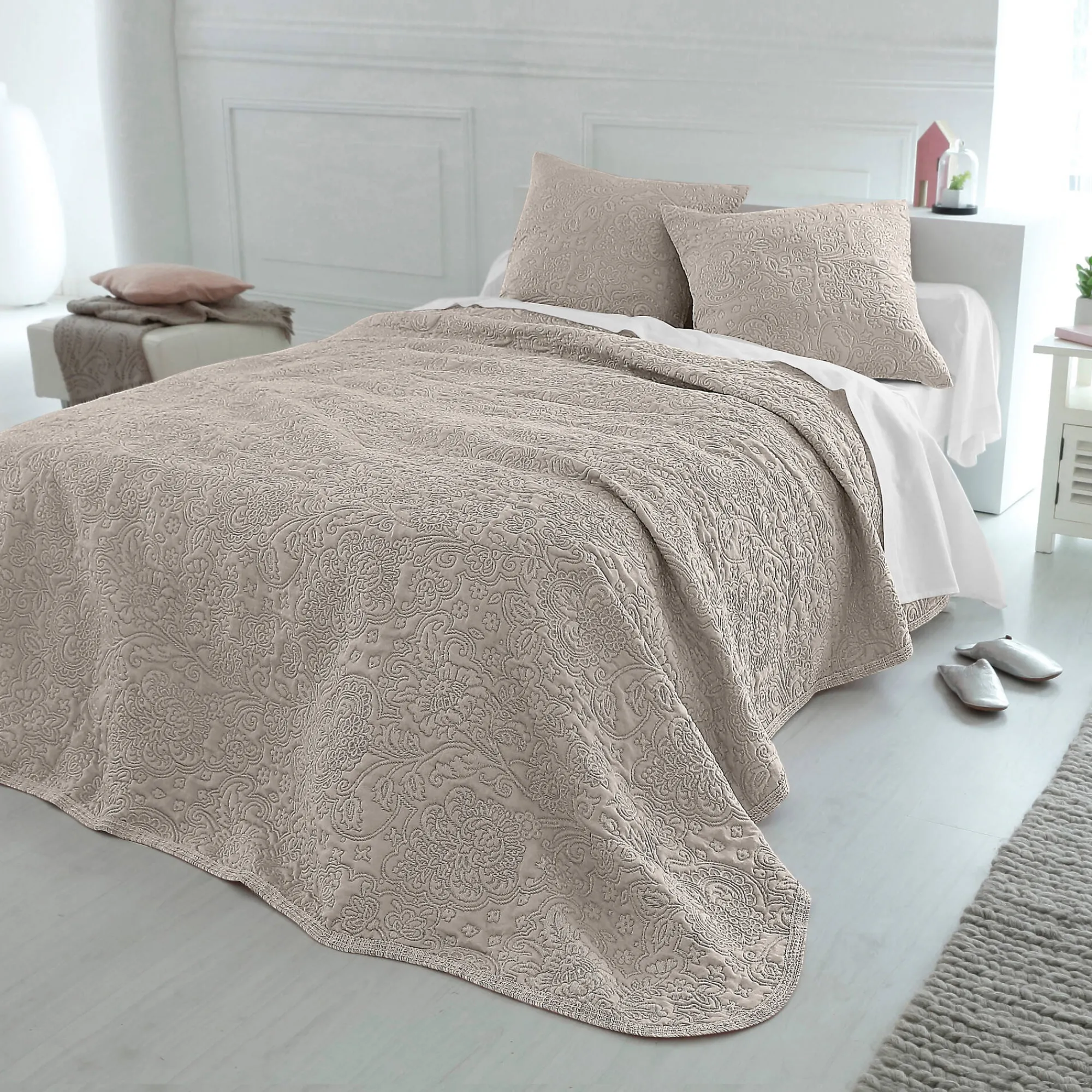 Deken En Bedsprei|Deken, Boutis En Bedsprei<Blancheporte Bedsprei in boutisstijl Mélissa grijsbeige
