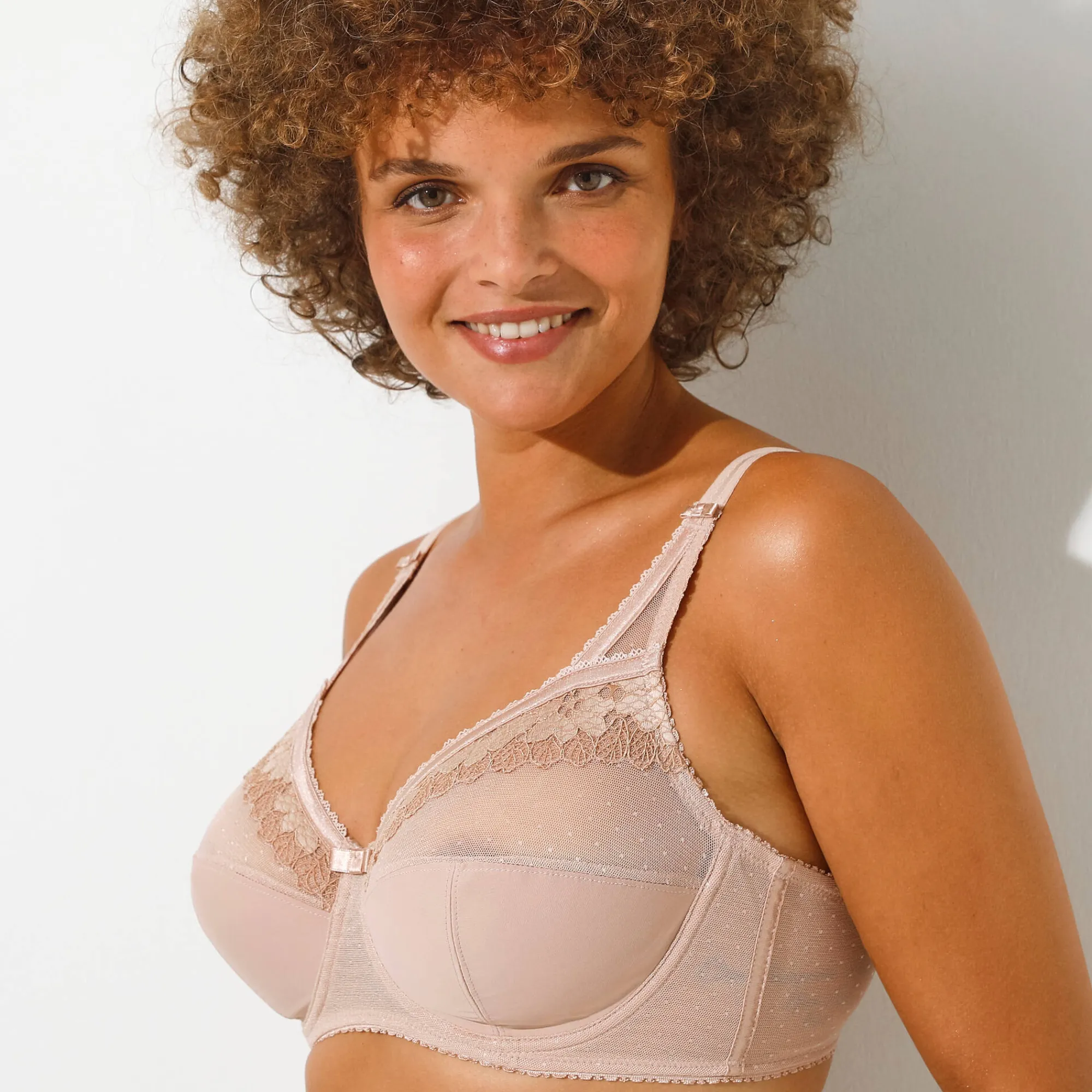 Beha<Playtex Beha Cross Your Heart in kant - met beugels beige