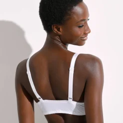 Beha<Blancheporte Beha met kant en sluiting vooraan - met beugels wit
