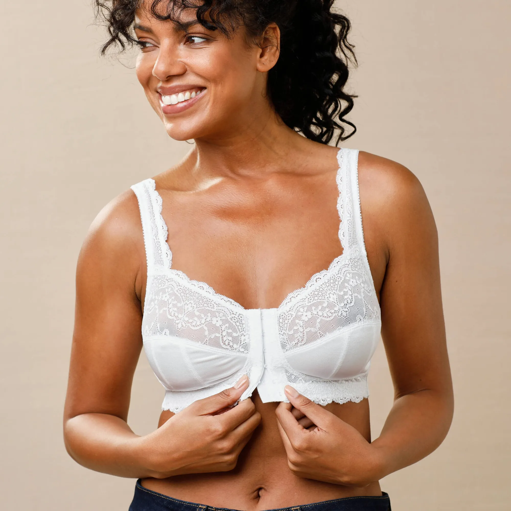 Beha<Confidence Lingerie Beha met sluiting vooraan, met kant, Salford - zonder beugels wit