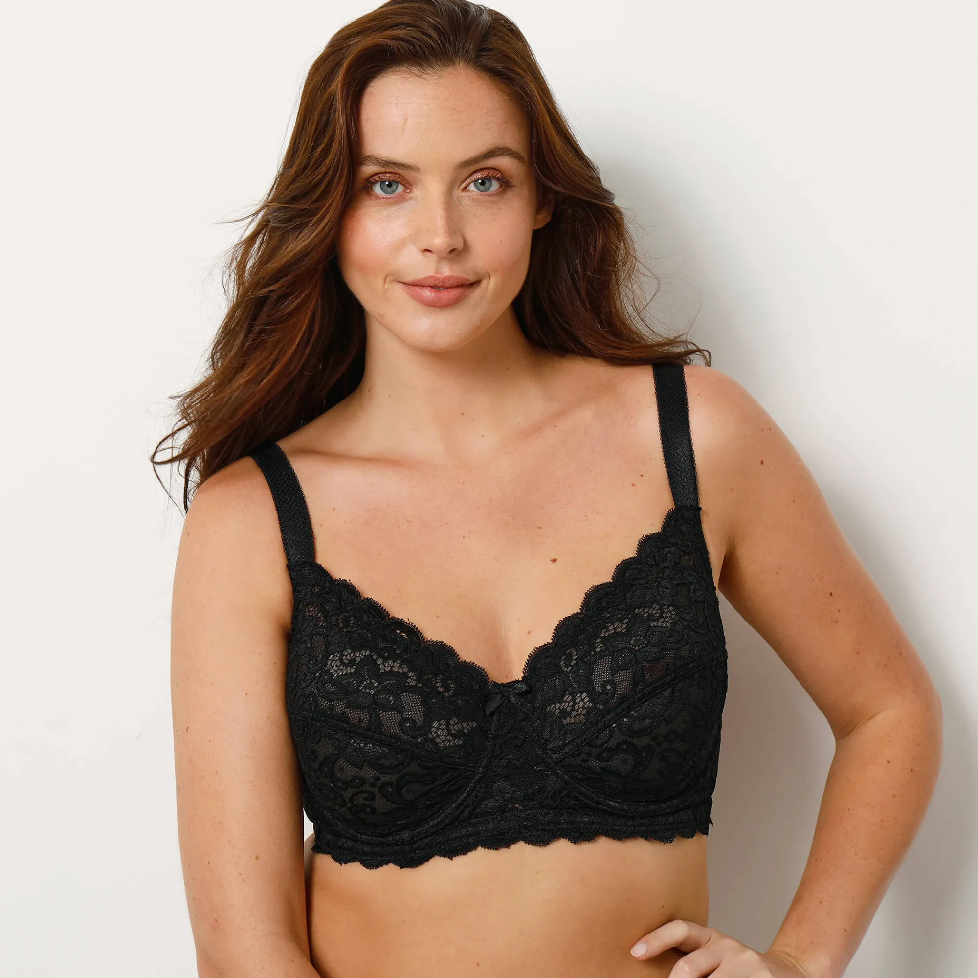 Feestelijke Lingerie|Beha<Blancheporte Beugelbeha in kant - minimizer zwart
