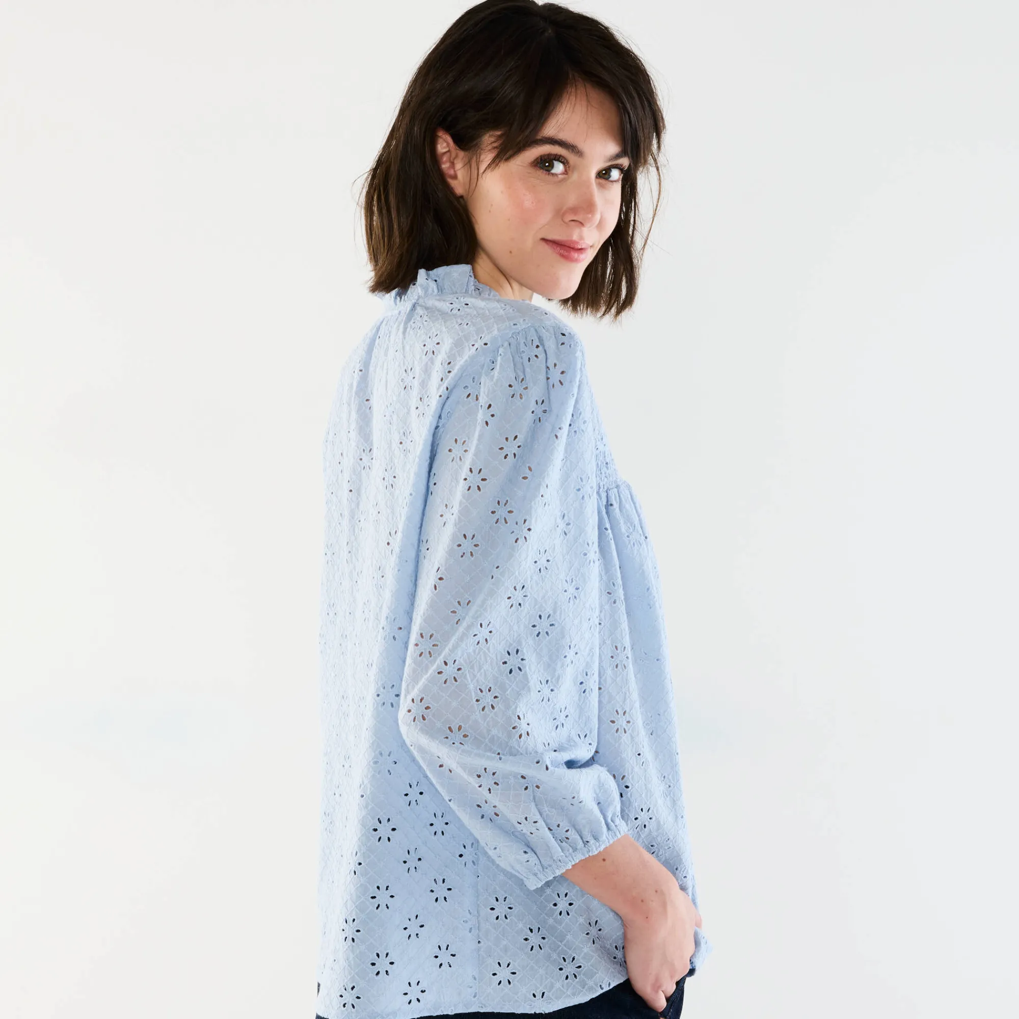 Bloes En Tuniek<Blancheporte Bloes met broderie anglaise, smokwerk en stroken aan de hals hemelsblauw