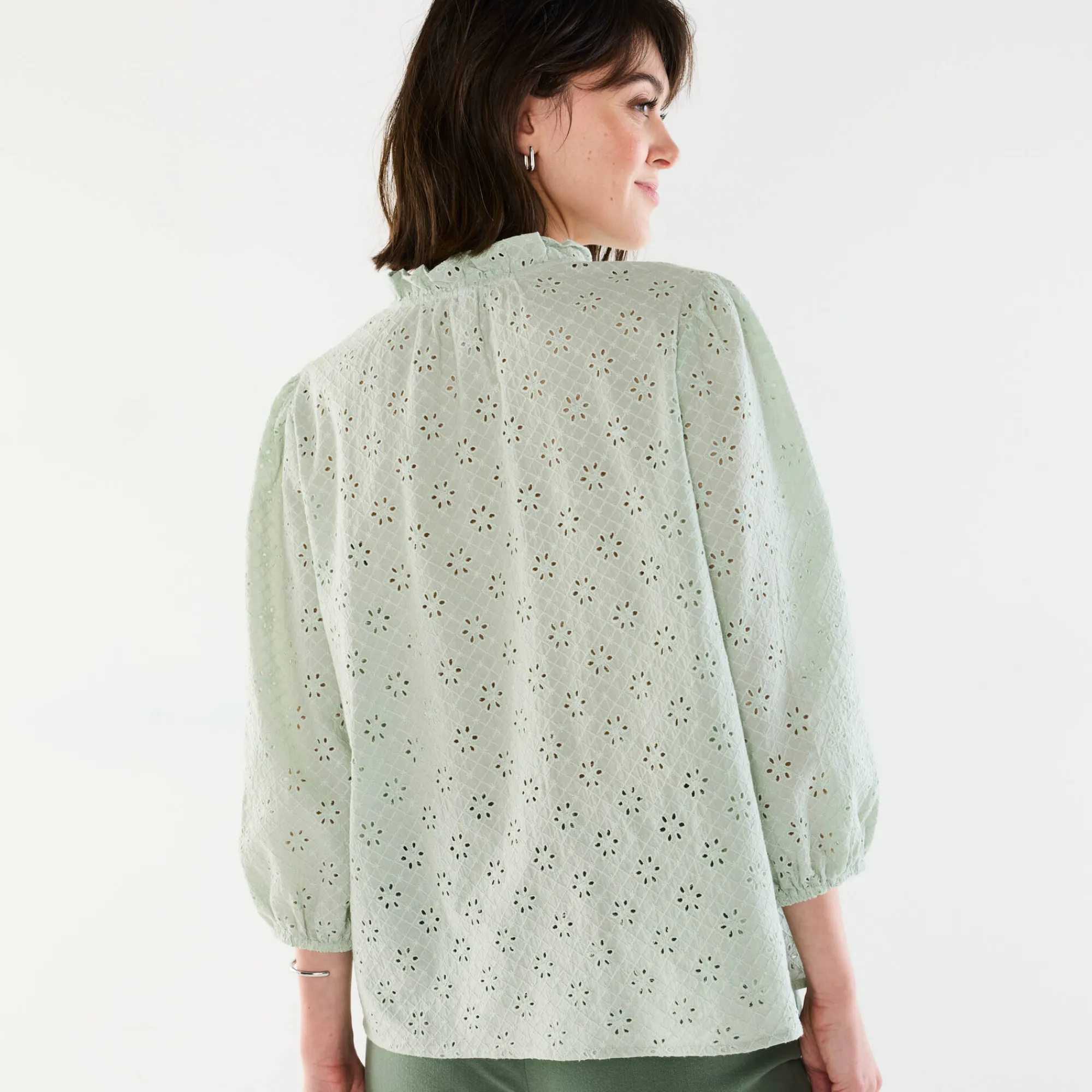 Bloes En Tuniek<Blancheporte Bloes met broderie anglaise, smokwerk en stroken aan de hals amandel groen