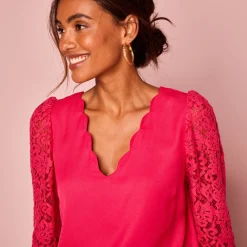 Bloes En Tuniek<Blancheporte Bloes met festonrand achter framboos