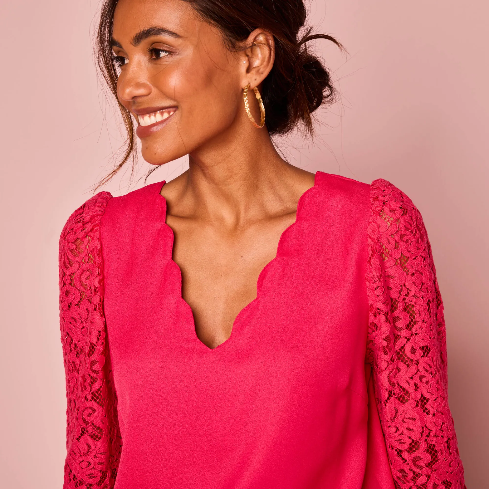 Bloes En Tuniek<Blancheporte Bloes met festonrand achter framboos