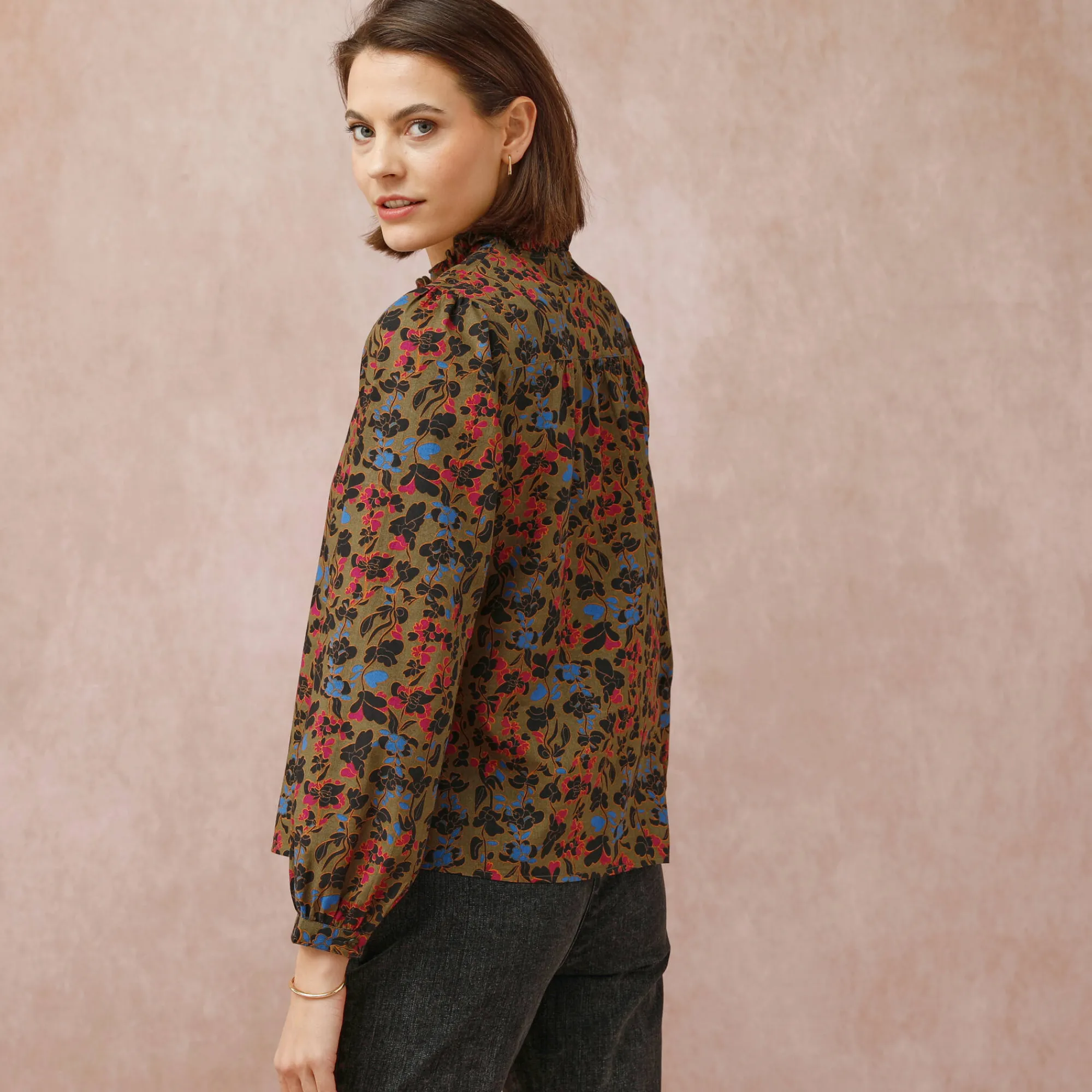Bloes En Tuniek<Blancheporte Bloes met fronskraag, bloemenprint olijfgroen