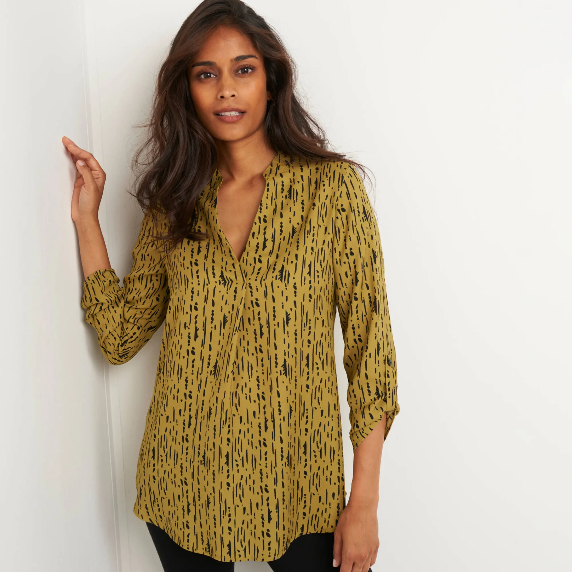 Bloes En Tuniek<Blancheporte Bloes met grafische print en Tunesische hals, crêpe olijfgroen / zwart