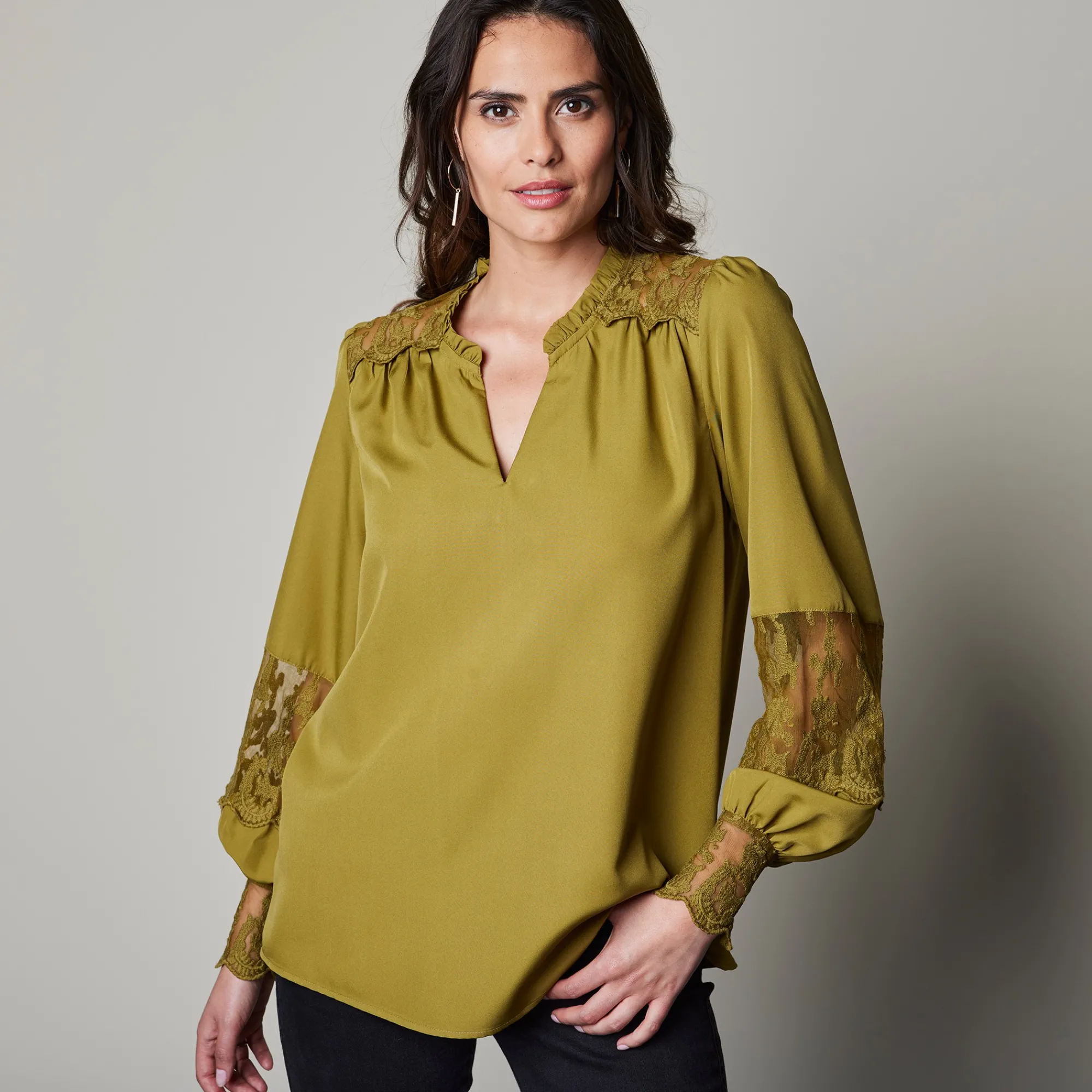 Bloes En Tuniek<Blancheporte Bloes met kant en lange, bloezende mouwen mosgroen