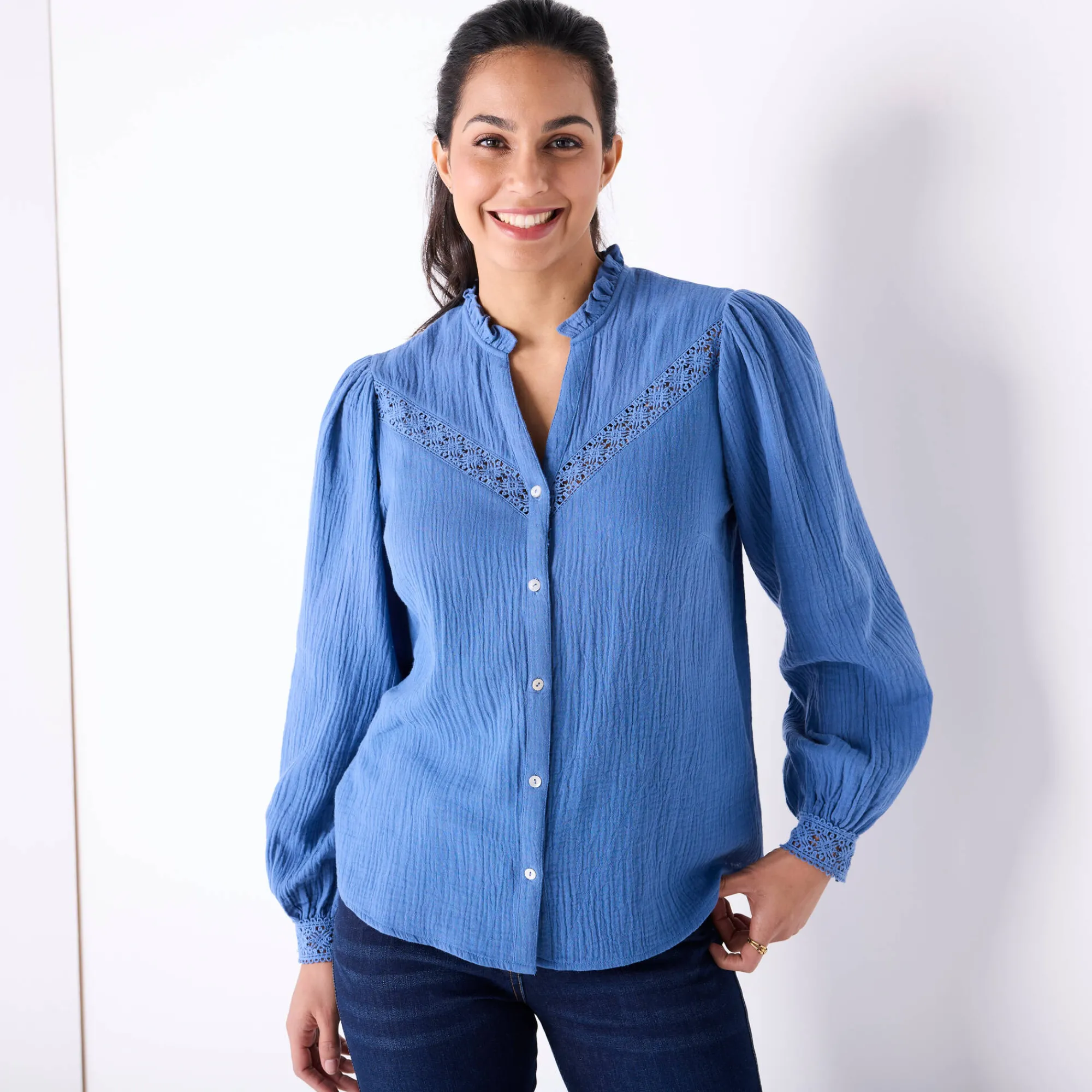 Bloes En Tuniek<Blancheporte Bloes met knoopsluiting en macramé, katoengaas indigo