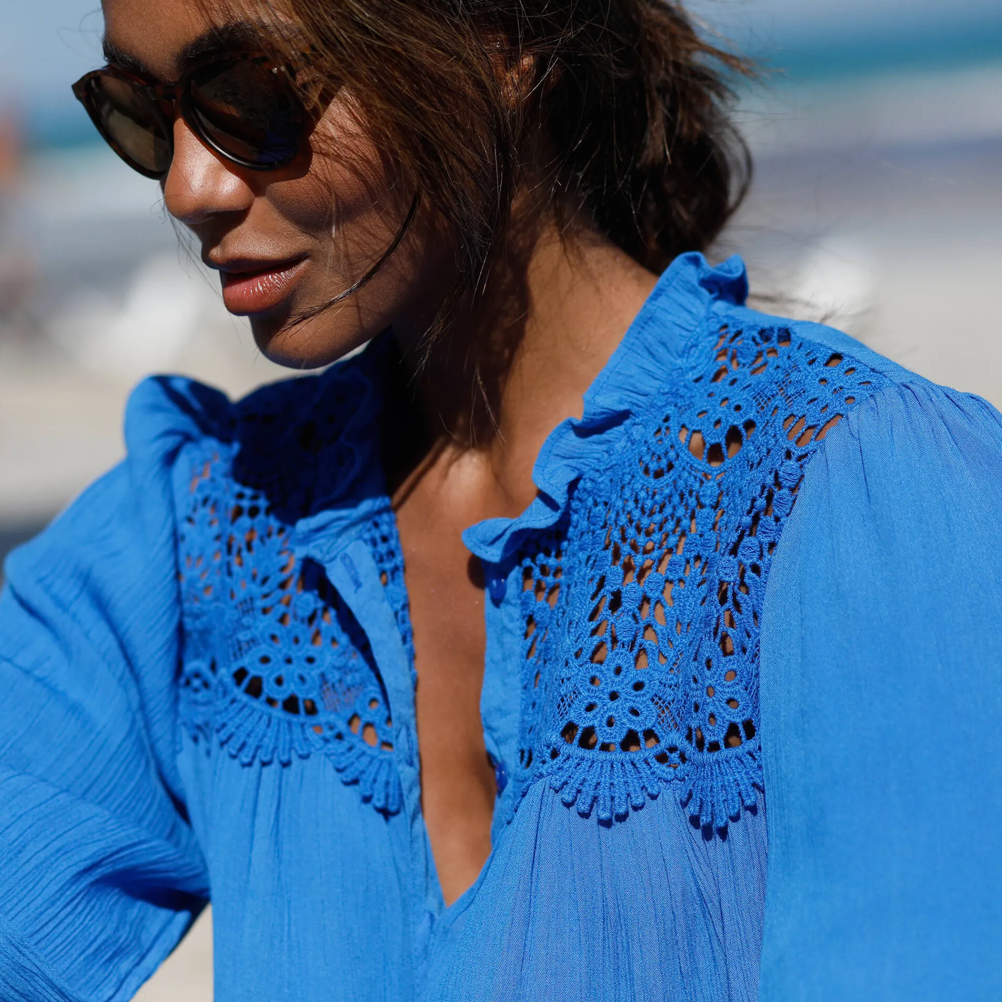 Bloes En Tuniek<Blancheporte Bloes met knoopsluiting en macramé, kraagje met stroken blauw