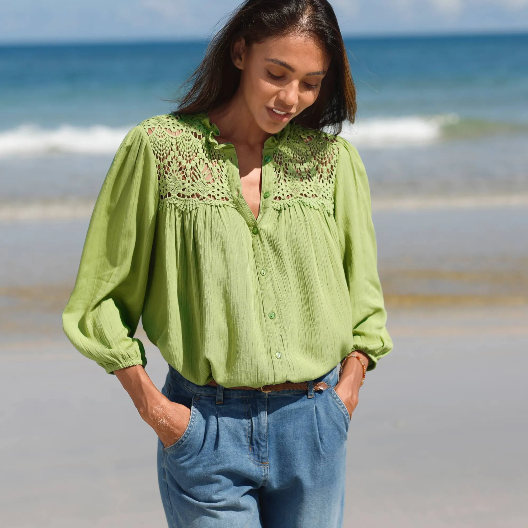 Bloes En Tuniek<Blancheporte Bloes met knoopsluiting en macramé, kraagje met stroken mosgroen