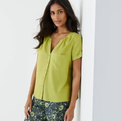 Bloes En Tuniek<Blancheporte Bloes met knoopsluiting in effen viscose, korte mouwen mosgroen