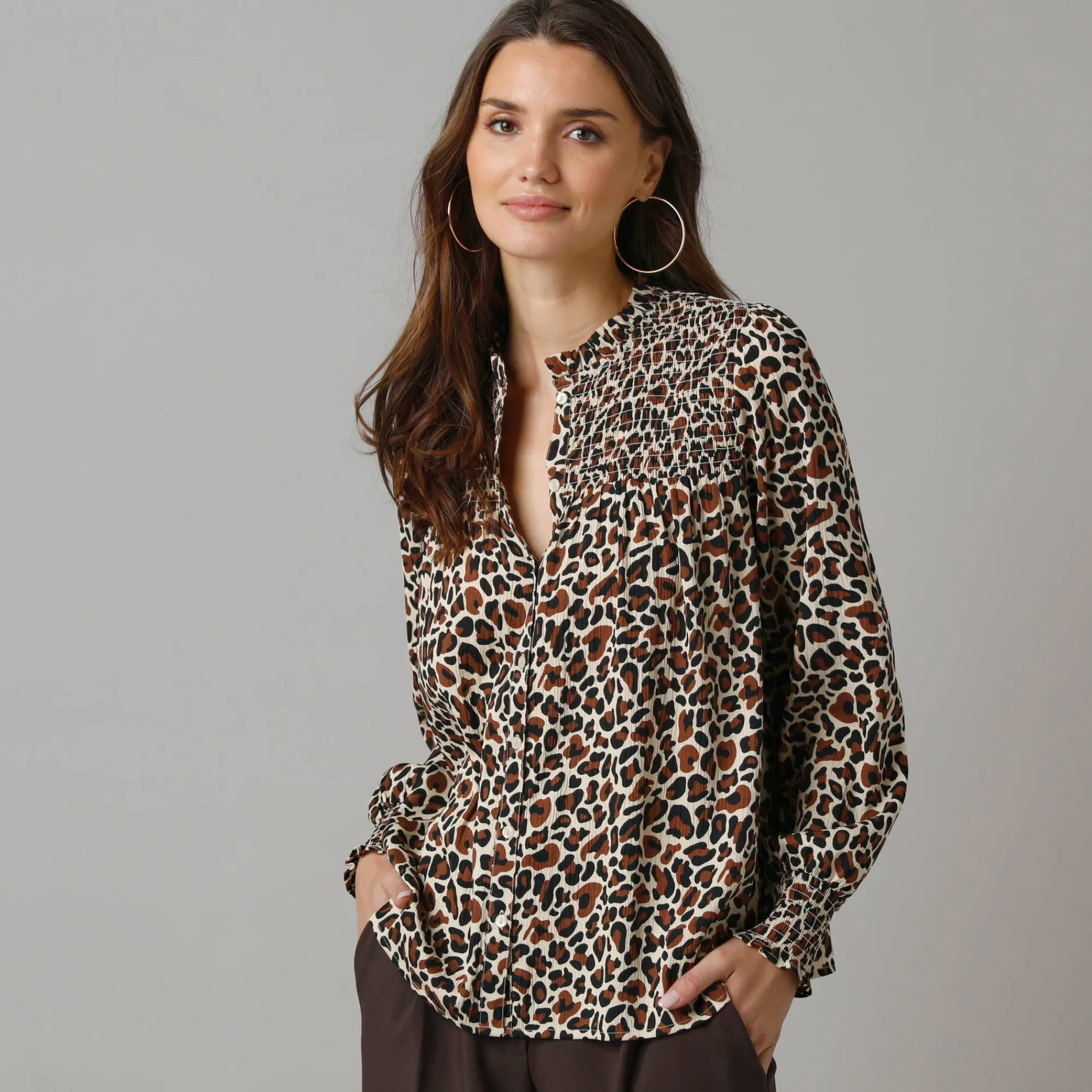 Bloes En Tuniek<Lora Zellini Bloes met luipaardprint, details in smokwerk karamel / zwart