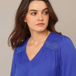Bloes En Tuniek<Blancheporte Blouse met kanten details, crêpe felblauw