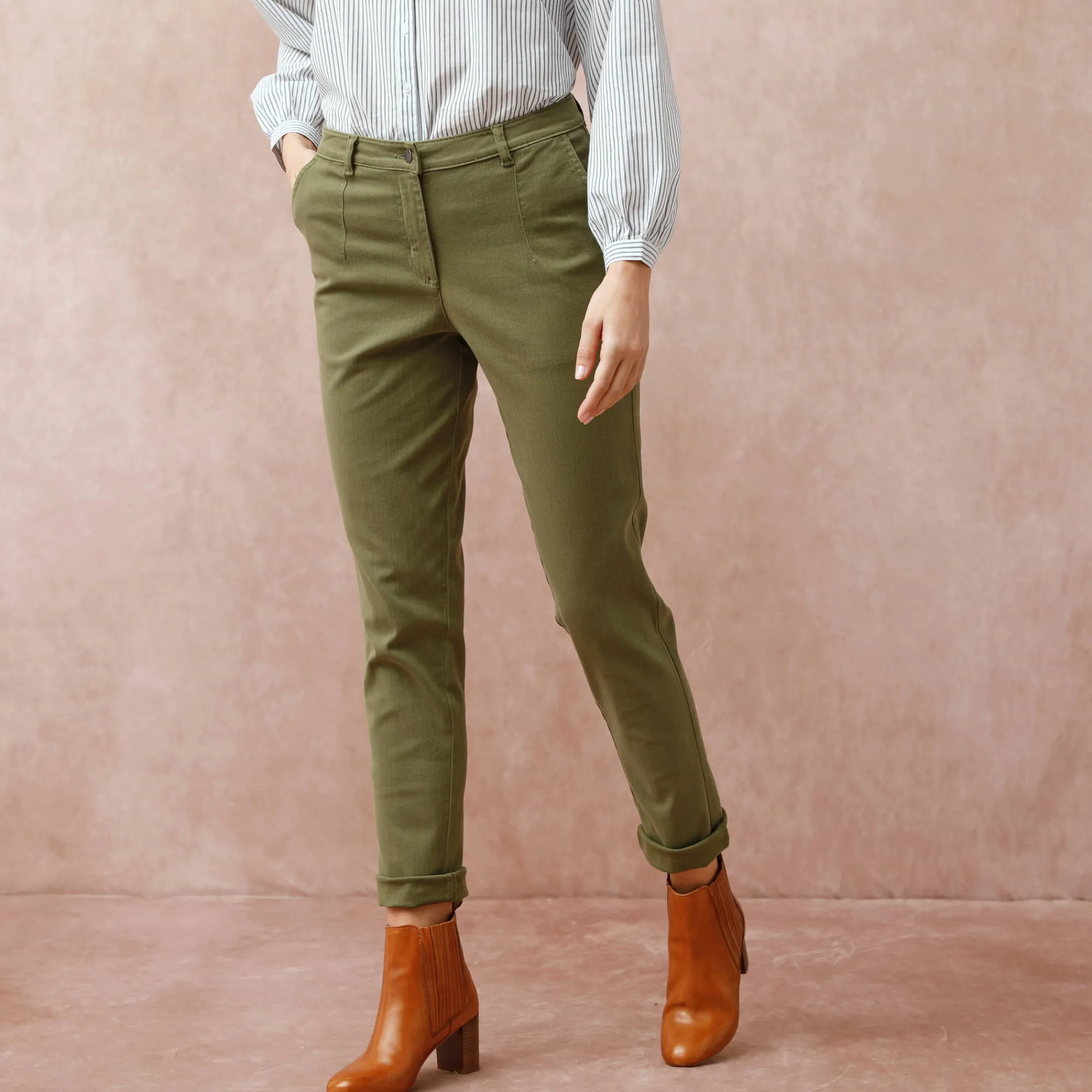 Broek<Blancheporte Broek in 'mom' model met hoge taille, stretch kaki
