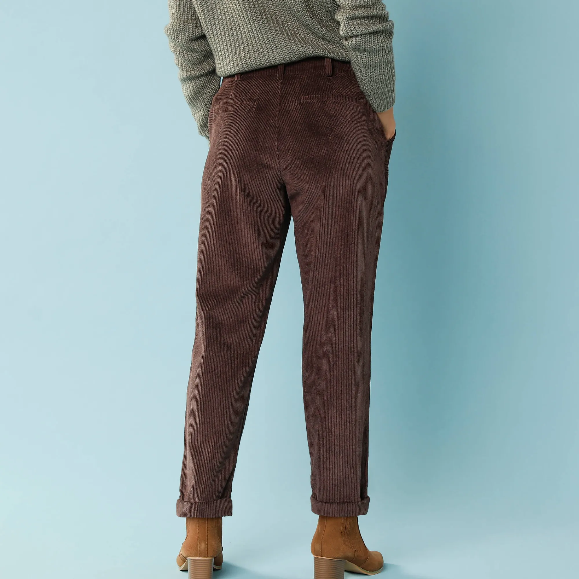 Broek<Blancheporte 7/8-broek in velours, kleine lengtes chocolade
