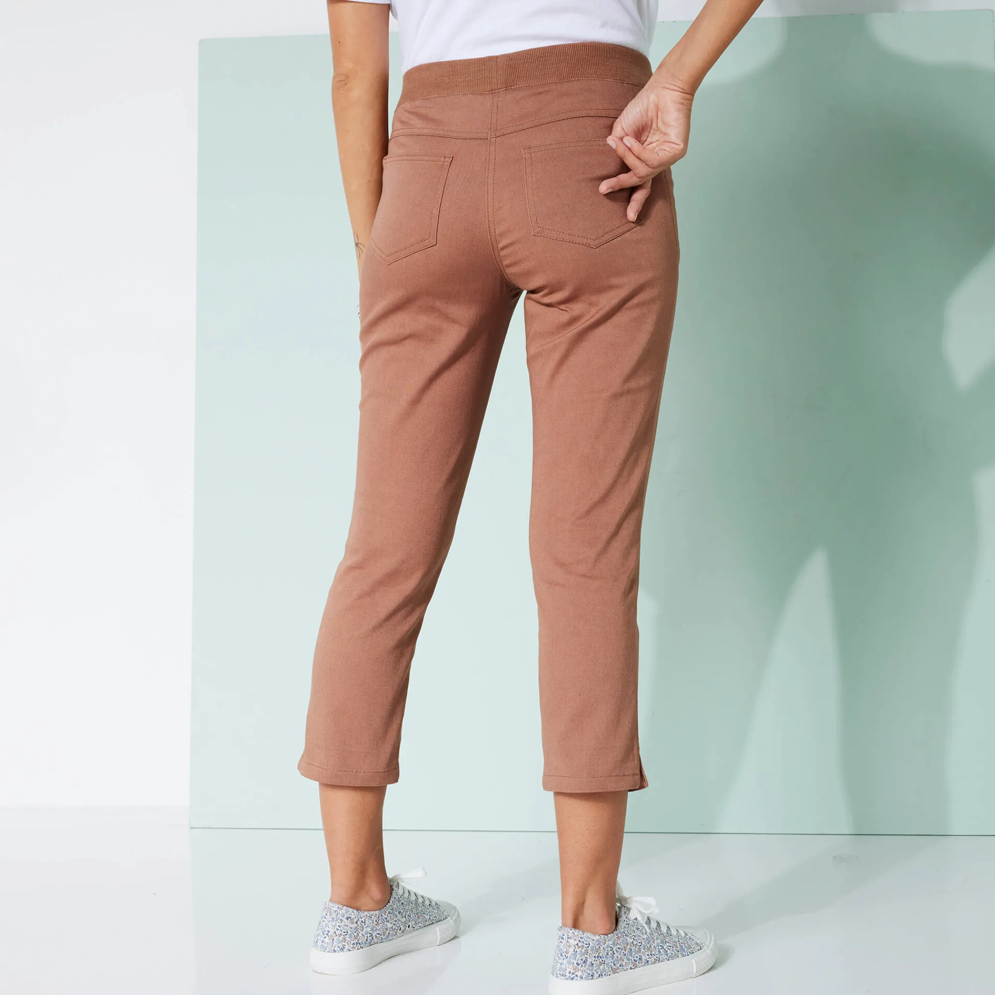 Broek<Blancheporte 3/4-broek met elastische taille koffie