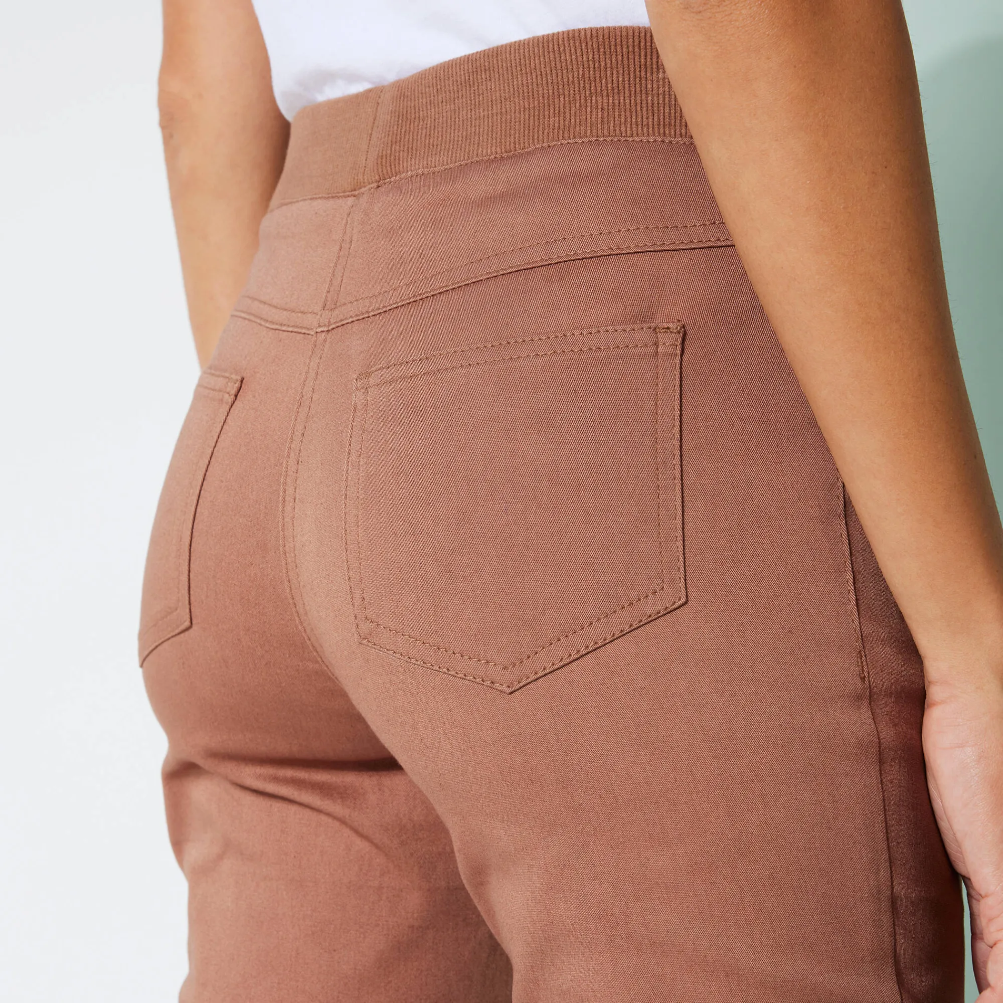 Broek<Blancheporte 3/4-broek met elastische taille koffie