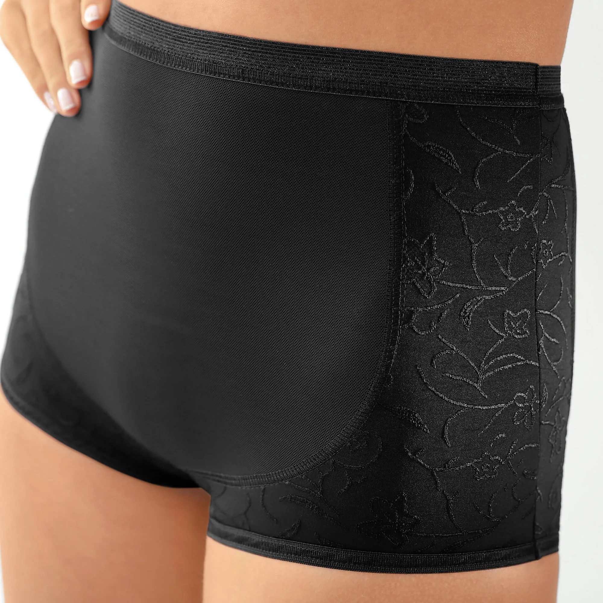 Slip En Shorty<Blancheporte Broekje met dubbel effect - gematigde steun zwart