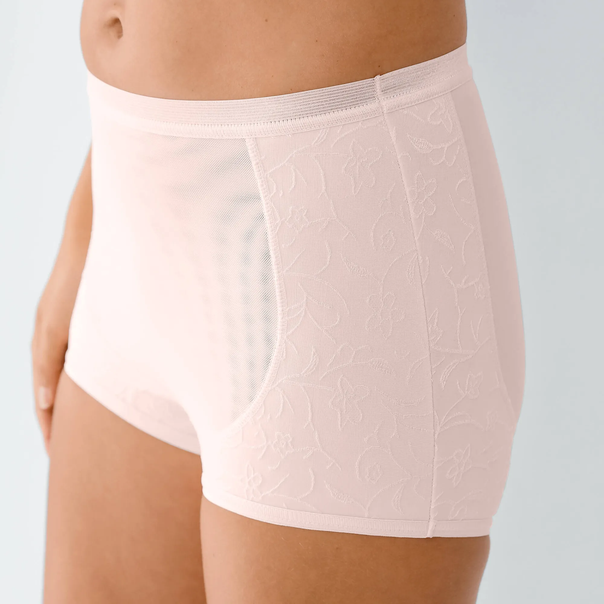Slip En Shorty<Blancheporte Broekje met dubbel effect - gematigde steun nude