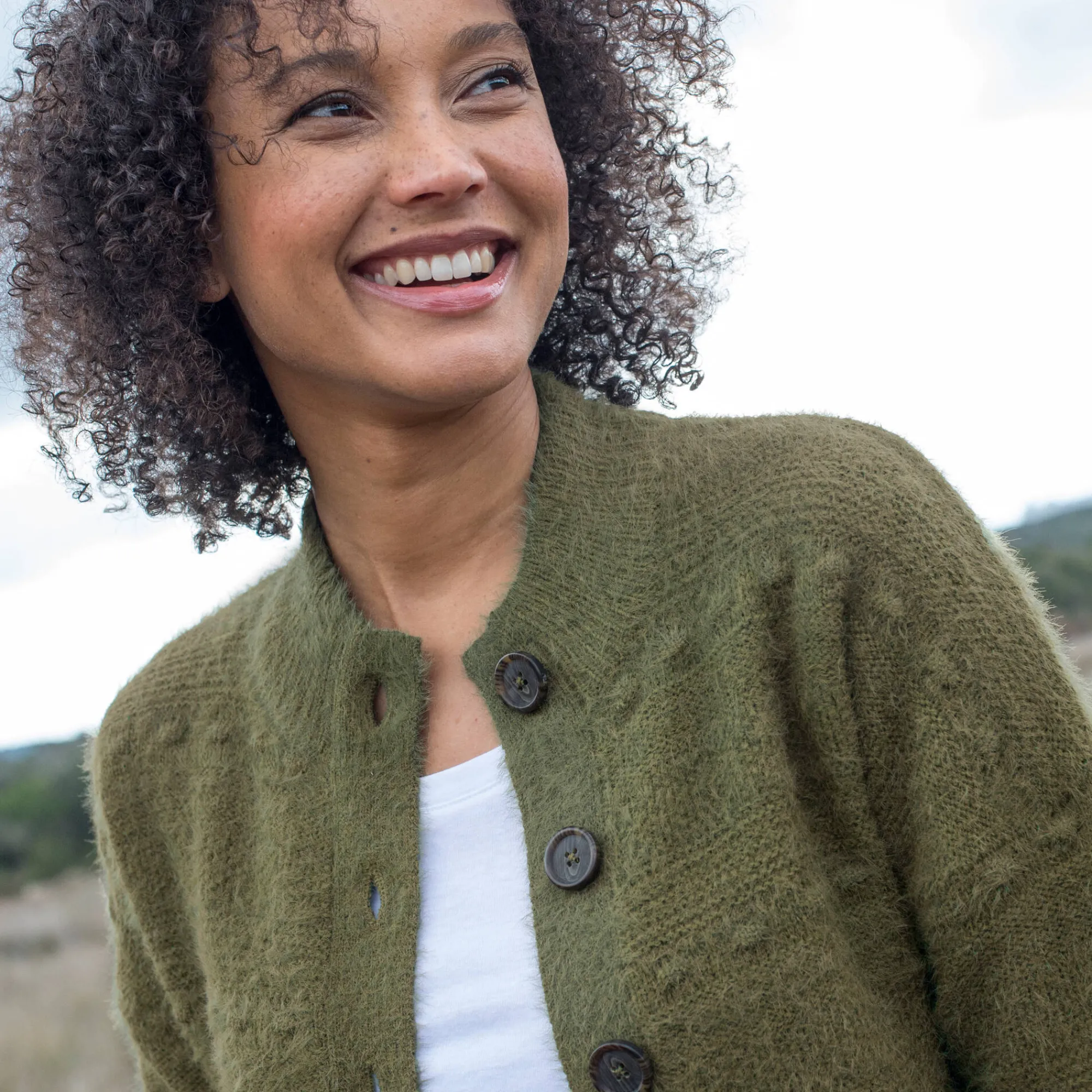 Trui En Vest<Blancheporte Cardigan in harig fantasietricot met knopen lindegroen