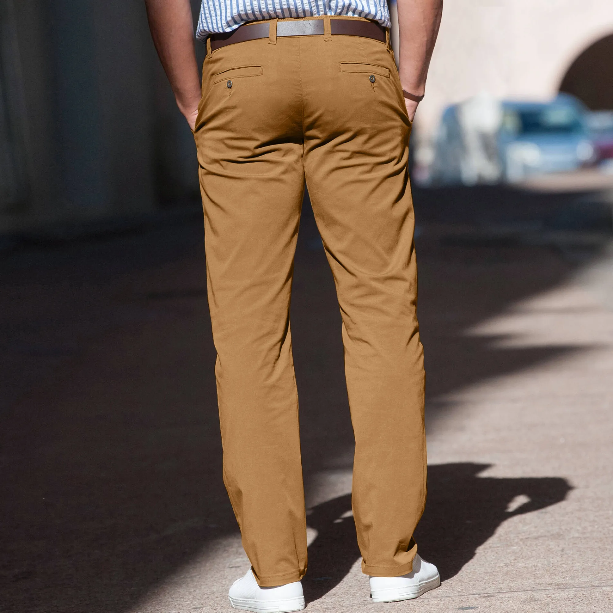 Broek<Blancheporte Chino broek, afgerond onder de buik karamel