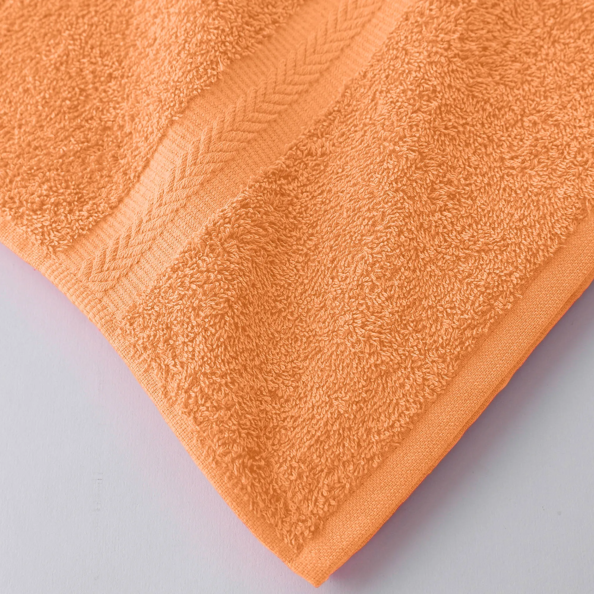 Badhanddoek<Colombine Collectie effen handdoeken 420 g/m2 met zacht comfort abrikoos
