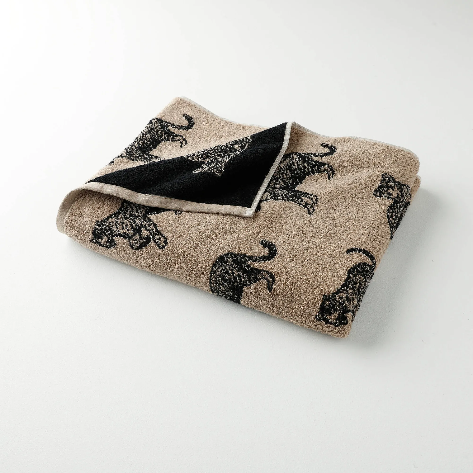 Badhanddoek<Blancheporte Collectie handdoeken in jacquard met luipaardmotief 450 g/m2 beige / zwart