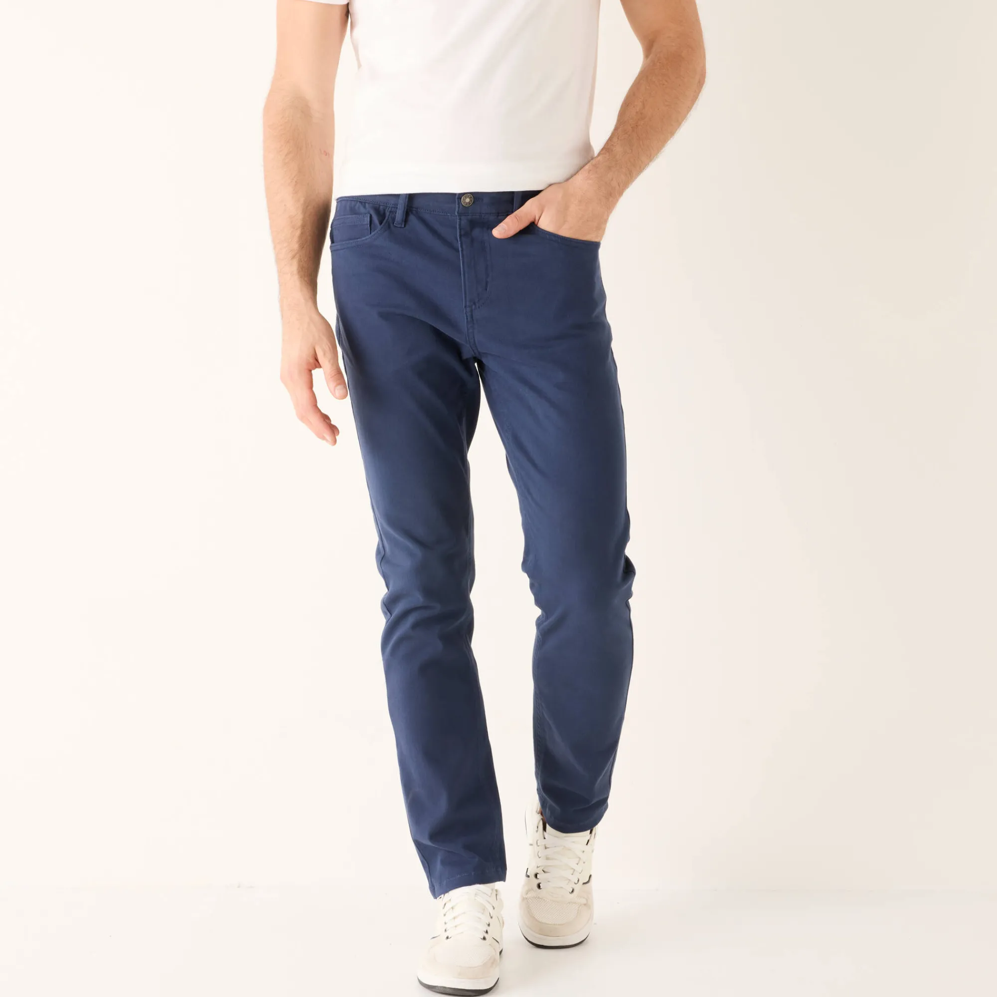 Broek<Blancheporte Comfortabele broek met 5 zakken en elastische tailleband, in gabardine - L30 marine
