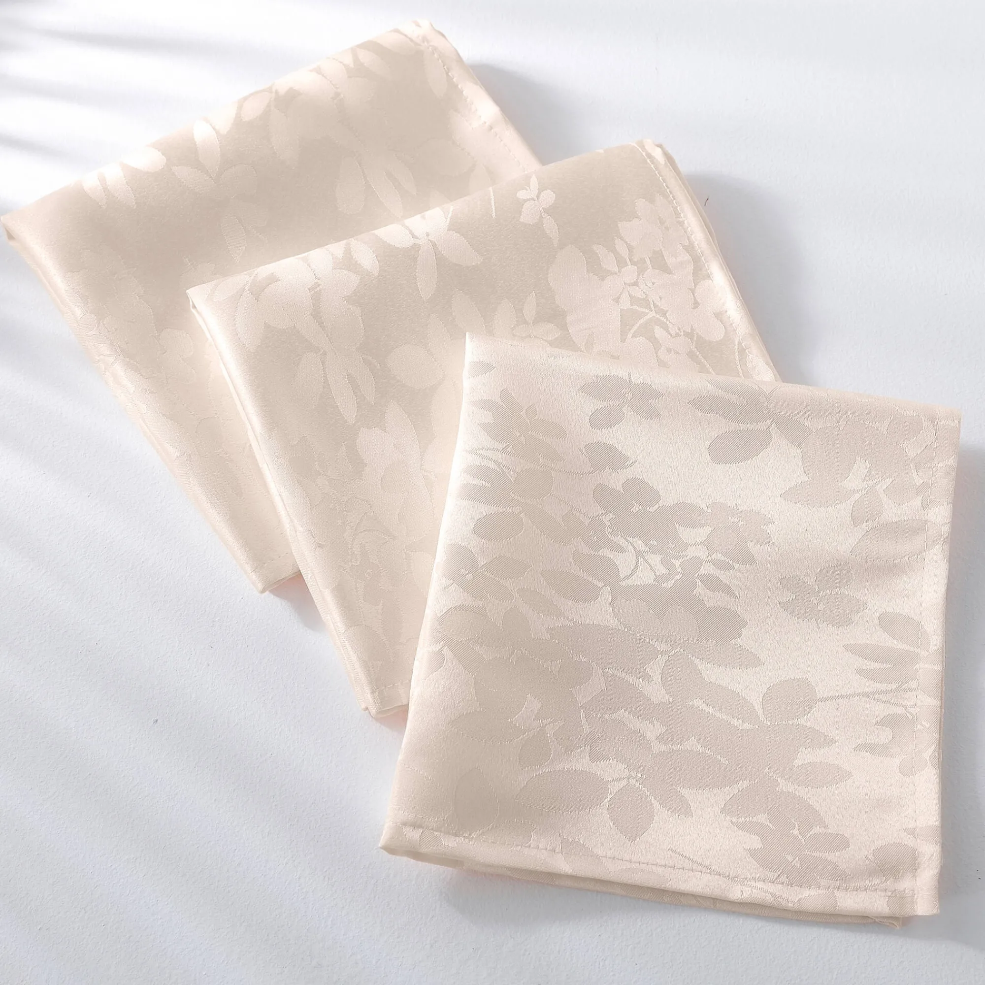 Feesttafel|Tafellaken En Tafelloper<Colombine Damast tafellaken met bladerenprint ® ivoorkleur